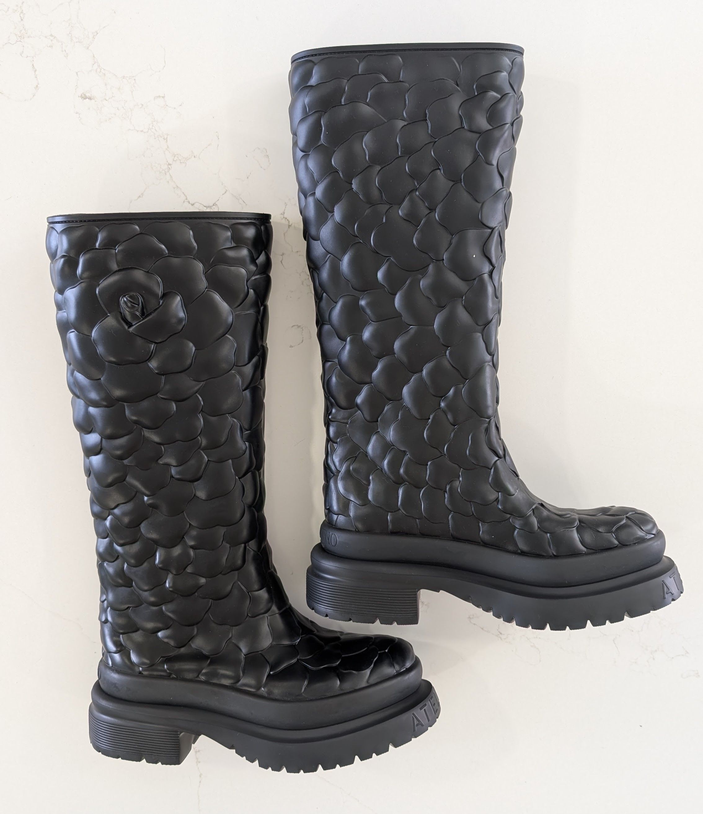 Valentino Valentino Garavani Atelier 03 Rose Edition Rain Boots 40 Size US 10 / IT 40 - 1 Thumbnail