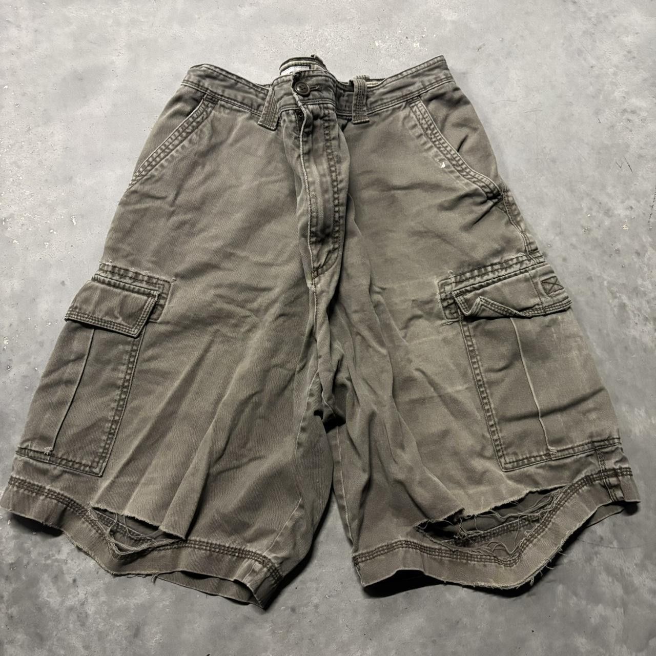 Japanese Brand × Vintage Crazy Vintage Y2K/2000s Baggy Khaki Earth Tone Distressed Skater Cargo Shorts! Size US 38 / EU 54 - 1 Thumbnail