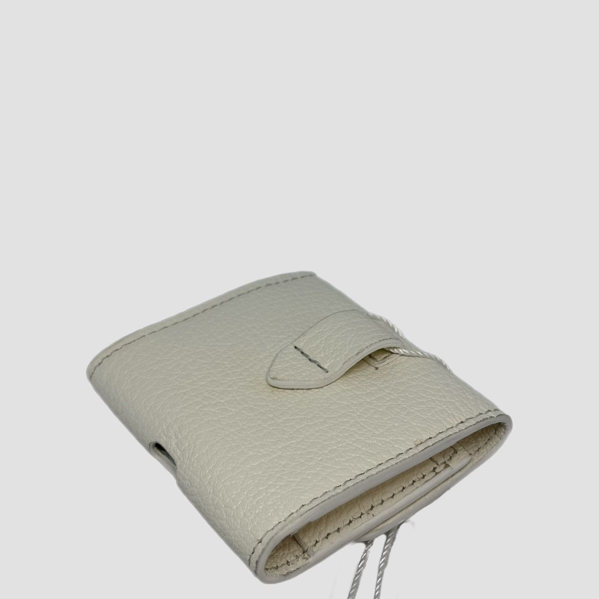 Maison Margiela Maison Margiela Strapped Airpods Pro Case White Size ONE SIZE - 5 Thumbnail