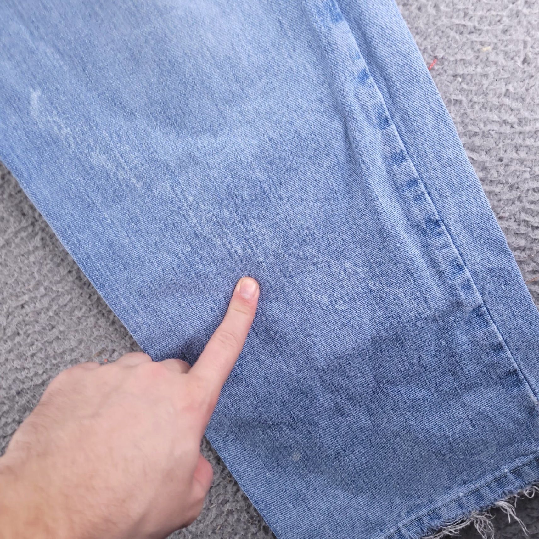 Izod VINTAGE Izod Jeans Mens 34x28 Blue Relaxed Distressed Light Wash Jeans Mens Size US 34 / EU 50 - 6 Thumbnail