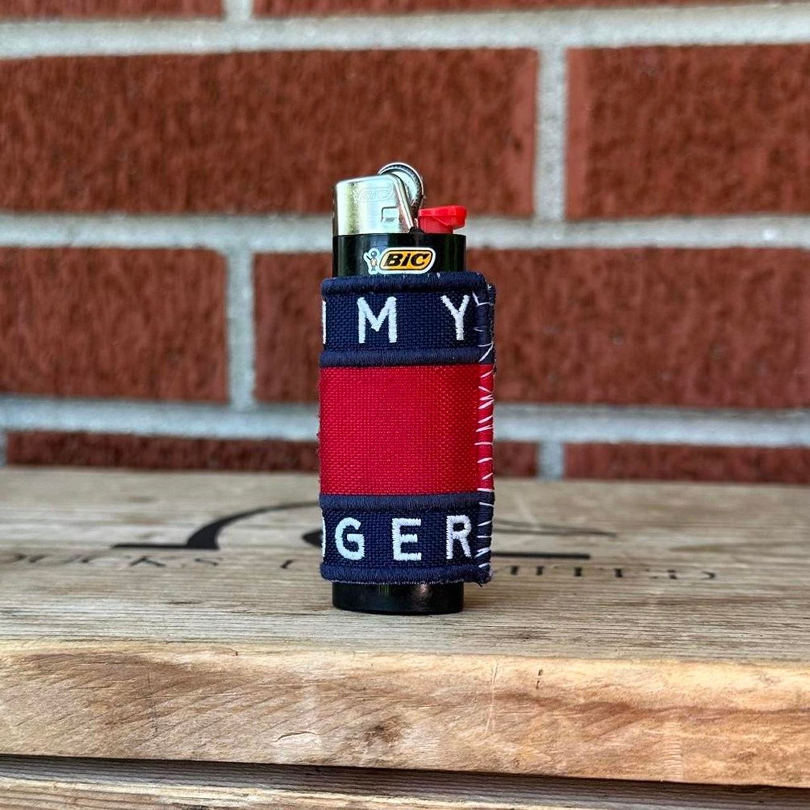 Tommy Hilfiger grailtap Custom 1 of 1 vintage tommy hilfiger lighter case Size ONE SIZE - 3 Thumbnail