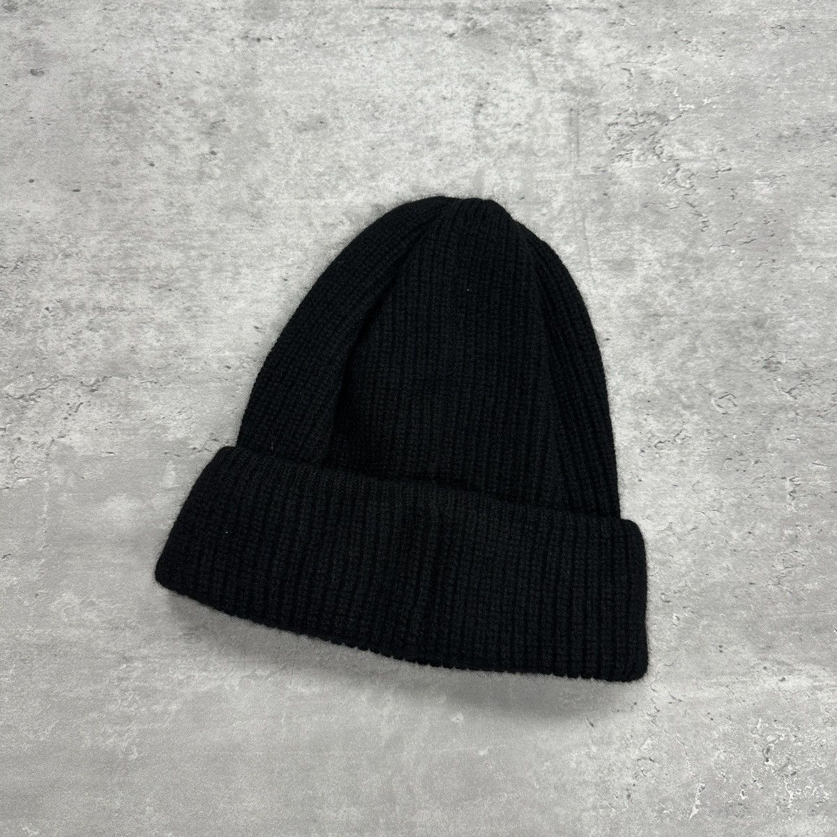 Chanel Chanel Pearl Script Logo Cashmere Beanie Black Size ONE SIZE - 2 Thumbnail