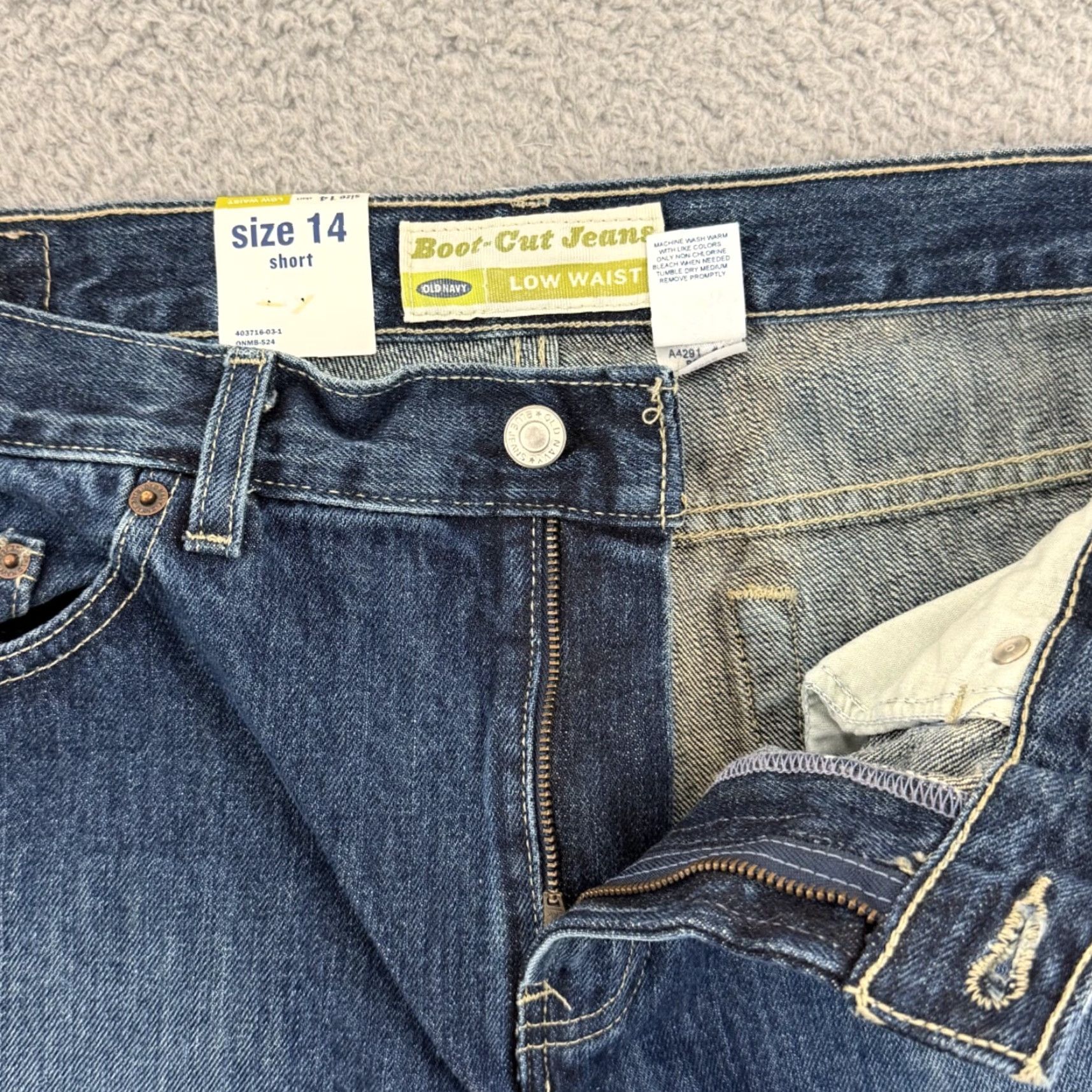 Old Navy VINTAGE Old Navy Jeans Women 14S Blue 34x32 Denim Bootcut NWT 90s Retro USA Size 36" / US 14 / IT 50 - 4 Thumbnail