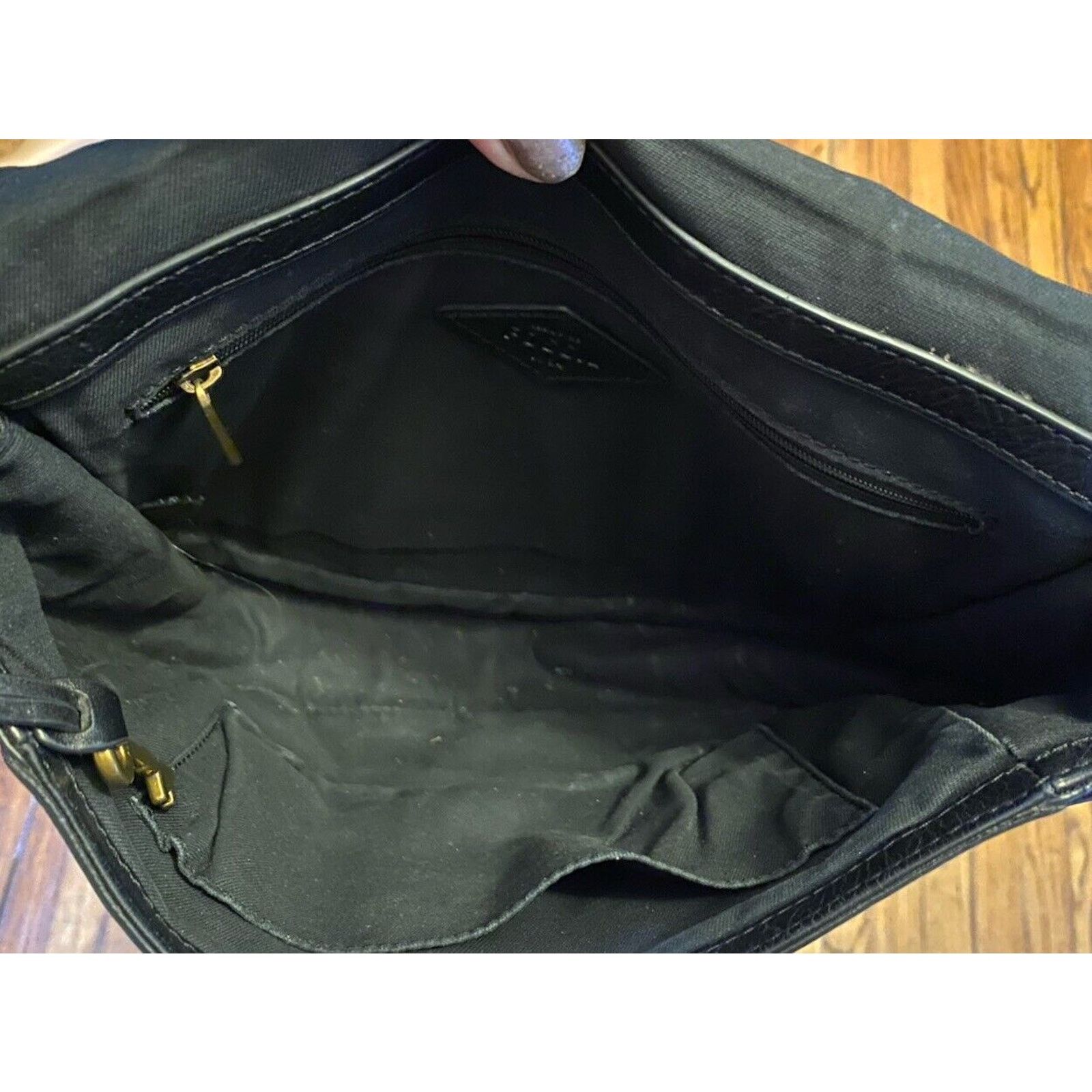 Fossil VTG Fossil Saddle Flap Soft Leather Bag Womens Handbag Black Size ONE SIZE - 5 Thumbnail