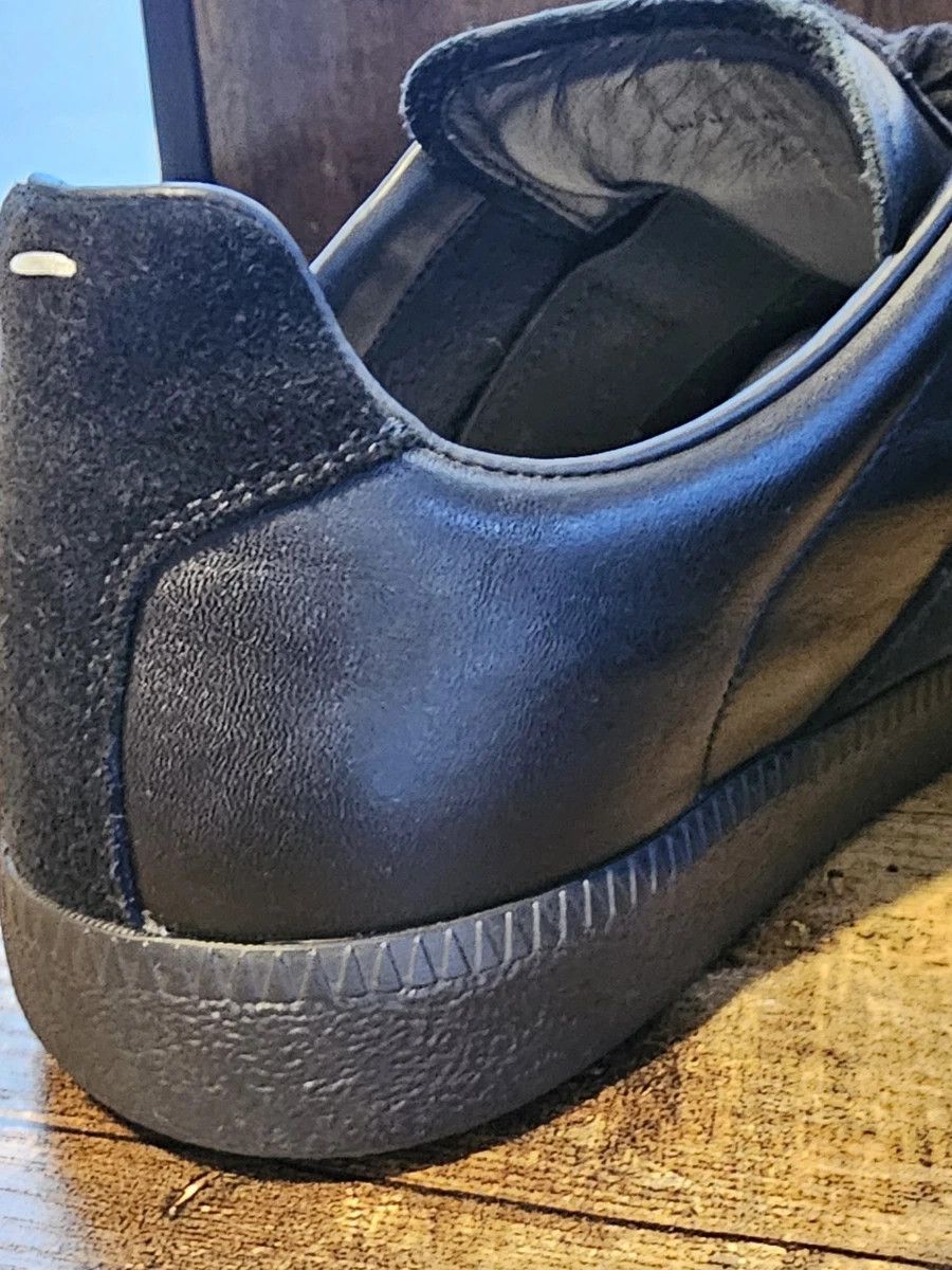 Maison Margiela Maison Margiela Replica GAT Black 10 43 Low Tops Size US 10 / EU 43 - 19 Thumbnail