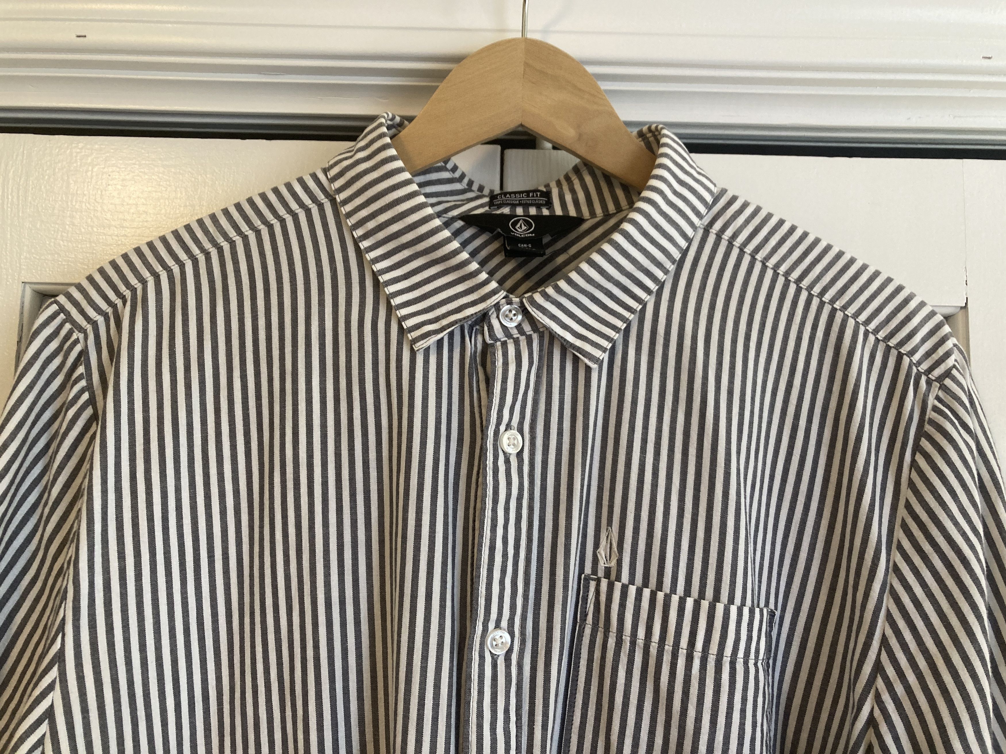 Volcom Volcom Men's Short Sleeve Button Down Shirt Gray Striped Size US L / EU 52-54 / 3 - 2 Thumbnail