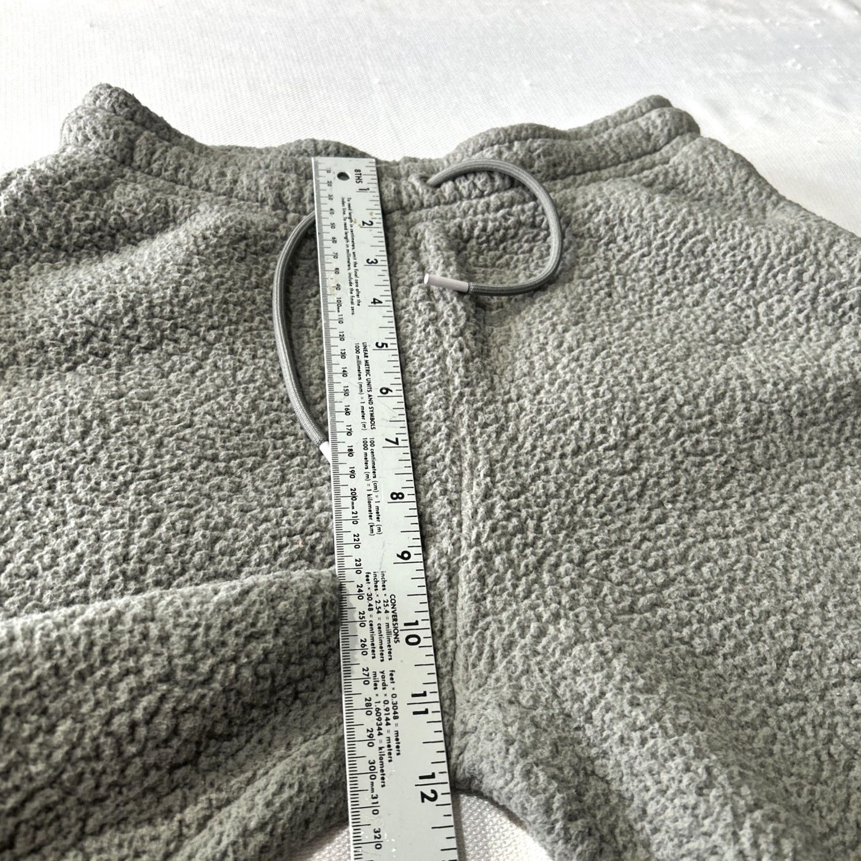 Nike Nike Pants Womens Sz S Gray Faux Fur Sherpa Fleece Swoosh Sweatpant Therma Fit Sweatpants Women Small Gray Nike Therapy Size 28" / US 6 / IT 42 - 5 Thumbnail