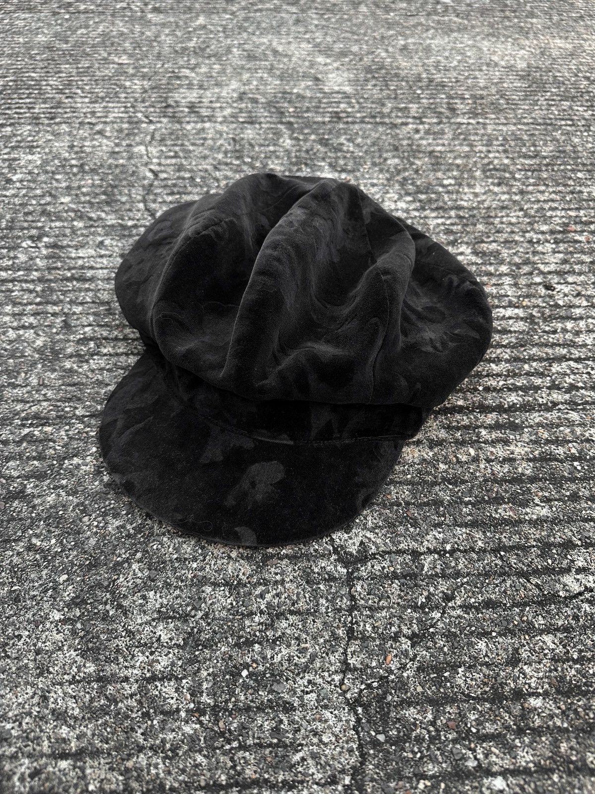 Yohji Yamamoto Yohji Yamamoto Pour Homme AW01 Runway Velvet Casquette Size ONE SIZE - 1 Thumbnail