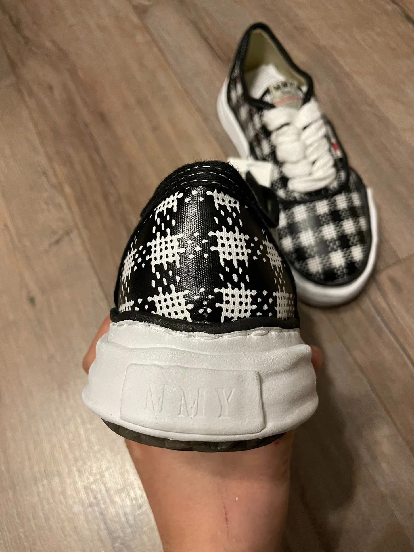 MMY 43 EU Isetan exclusive new rare sneakers no box