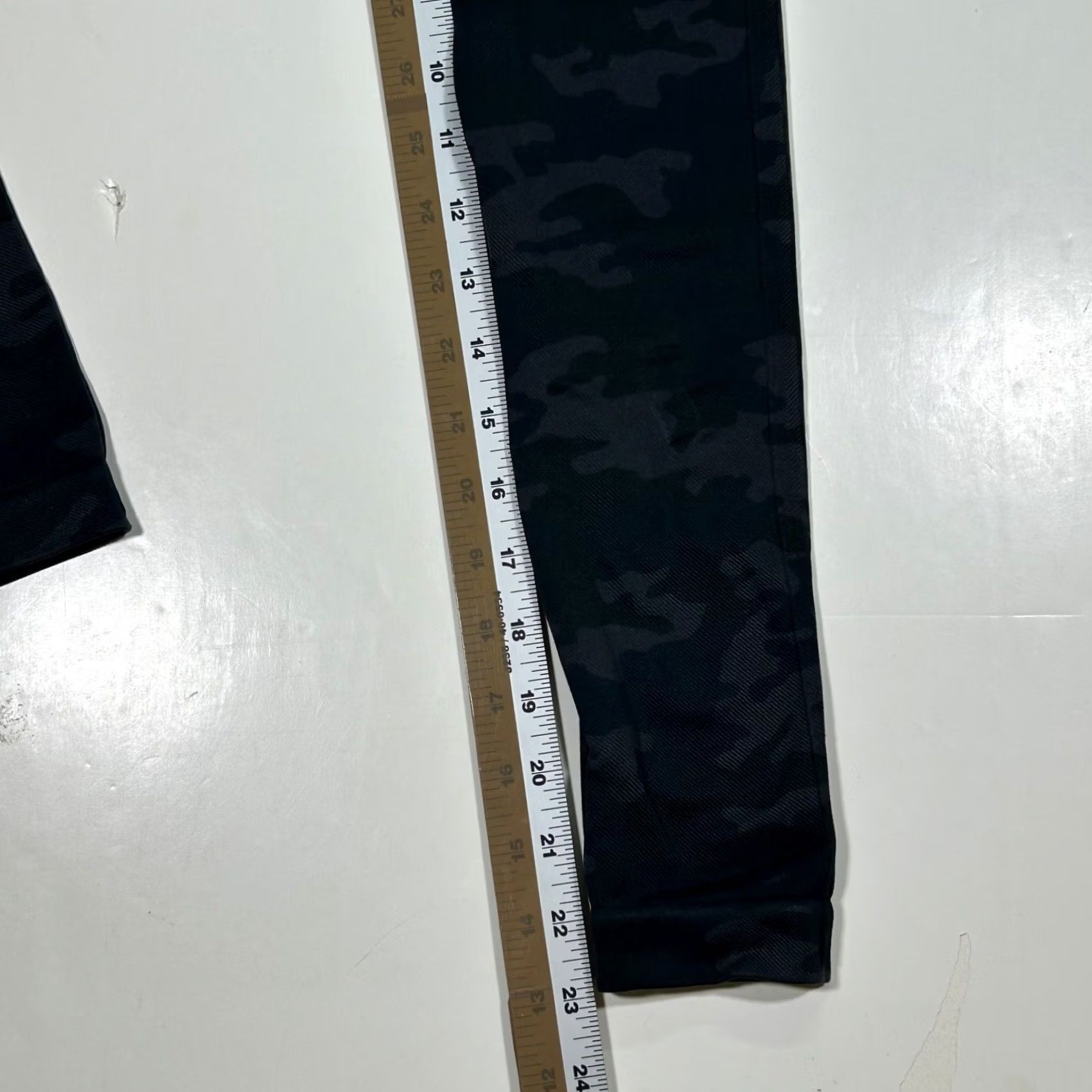 Spanx Spanx Camo Seamless Leggings High Waisted Tummy Control Athleisure Black Legging Size 28" / US 6 / IT 42 - 5 Thumbnail