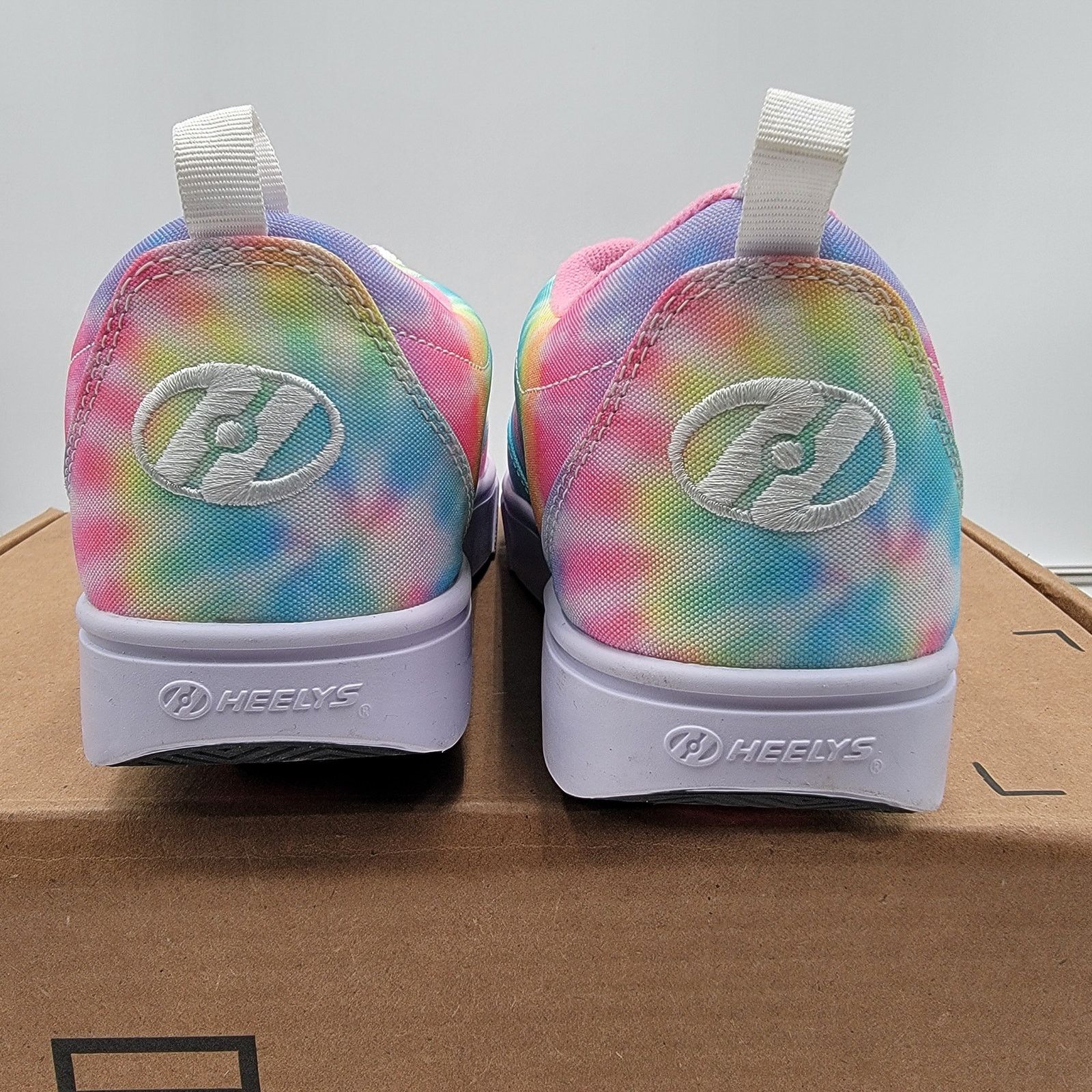 Heelys Heelys Pro 20 Ella Tie Dye Roller Shoes Size 5Y / 6W (128) Size US 6 / IT 36 - 4 Thumbnail