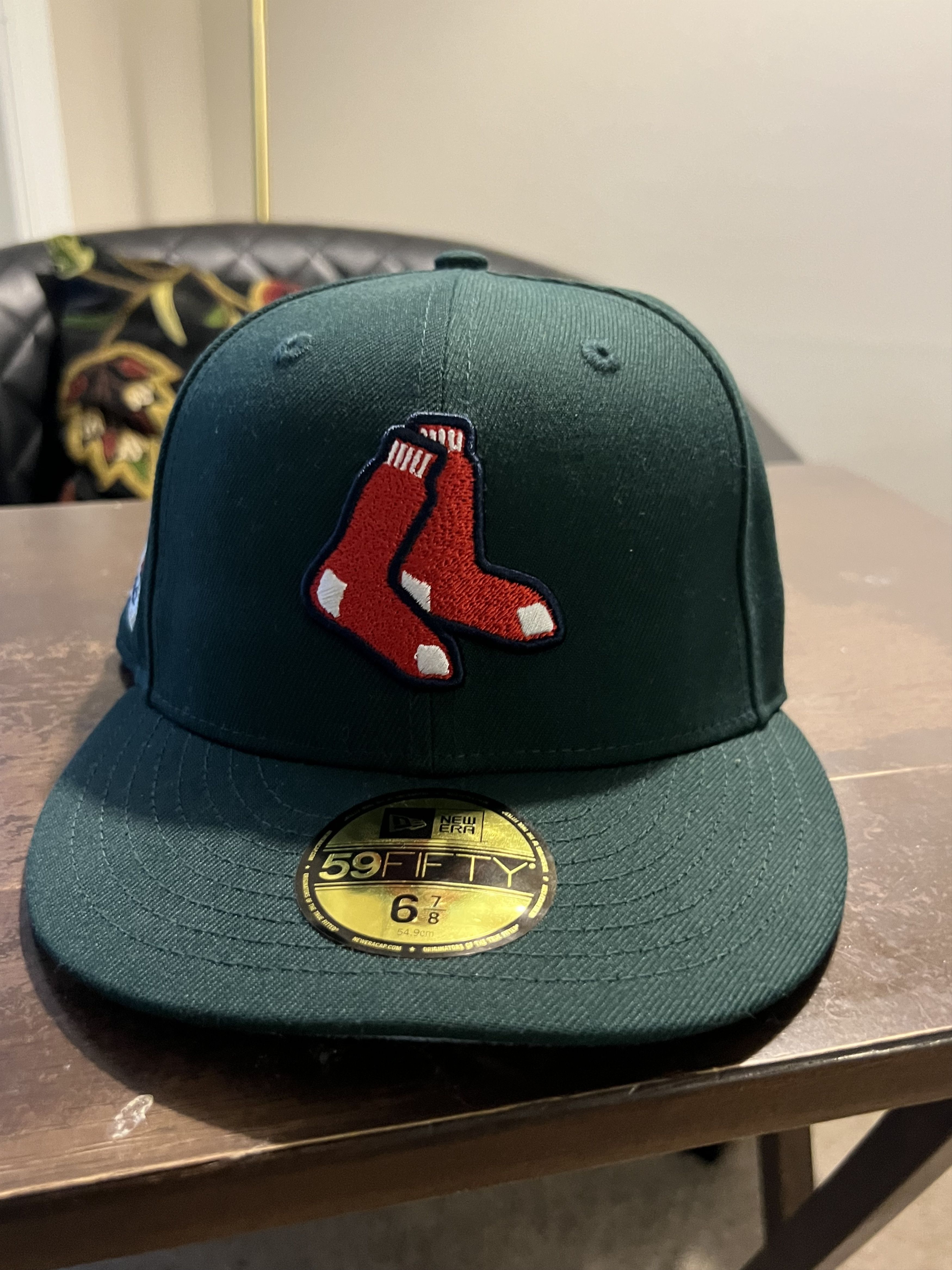 New Era Boston Red Sox 04’ Hatclub Champs Green Icy Size 28 - 2 Thumbnail