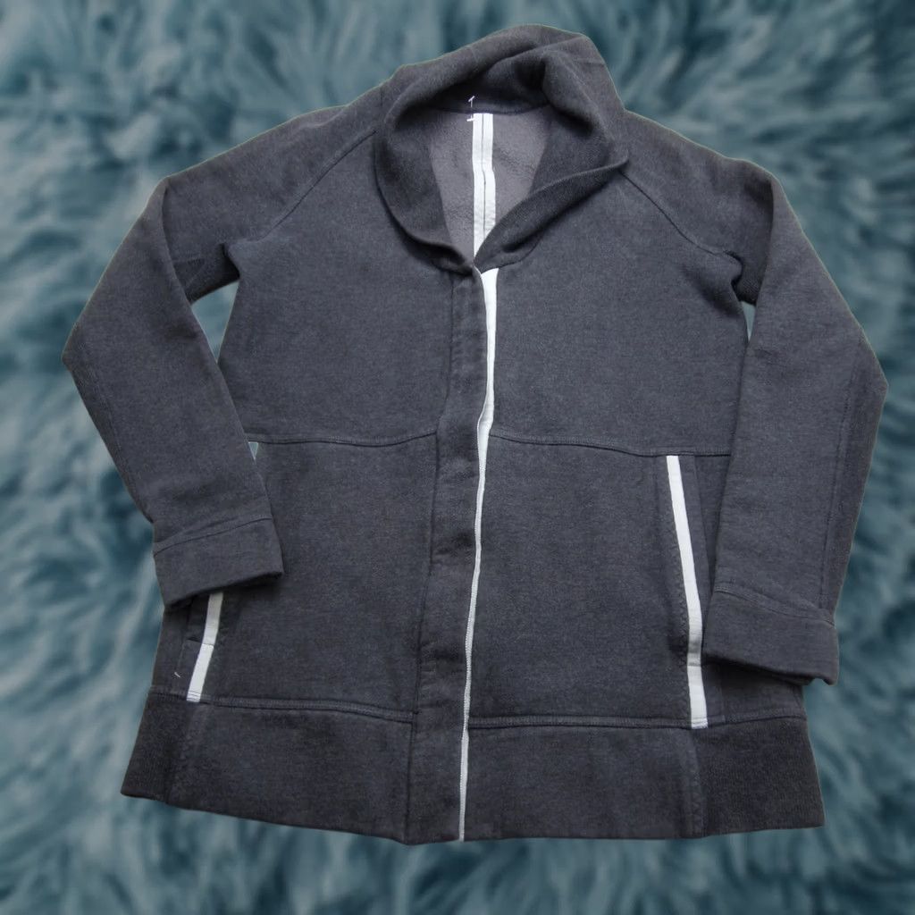 Lululemon VINTAGE? No. Size L / US 10 / IT 46 - 1 Thumbnail