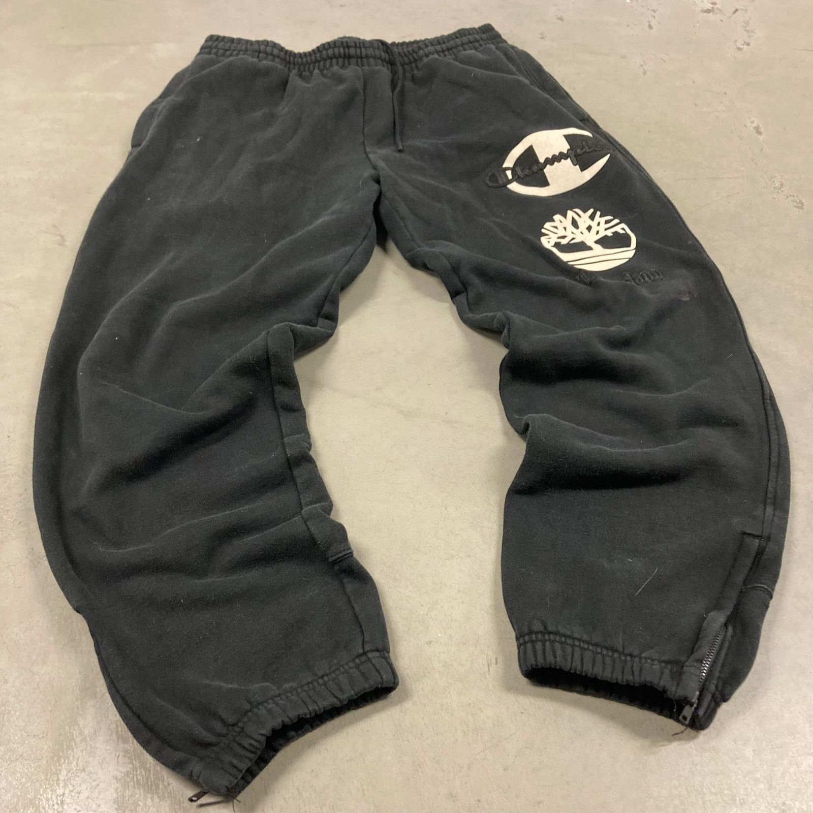 Timberland Timberland x champion baggy sweatpants 36x29 Size US 36 / EU 52 - 1 Thumbnail