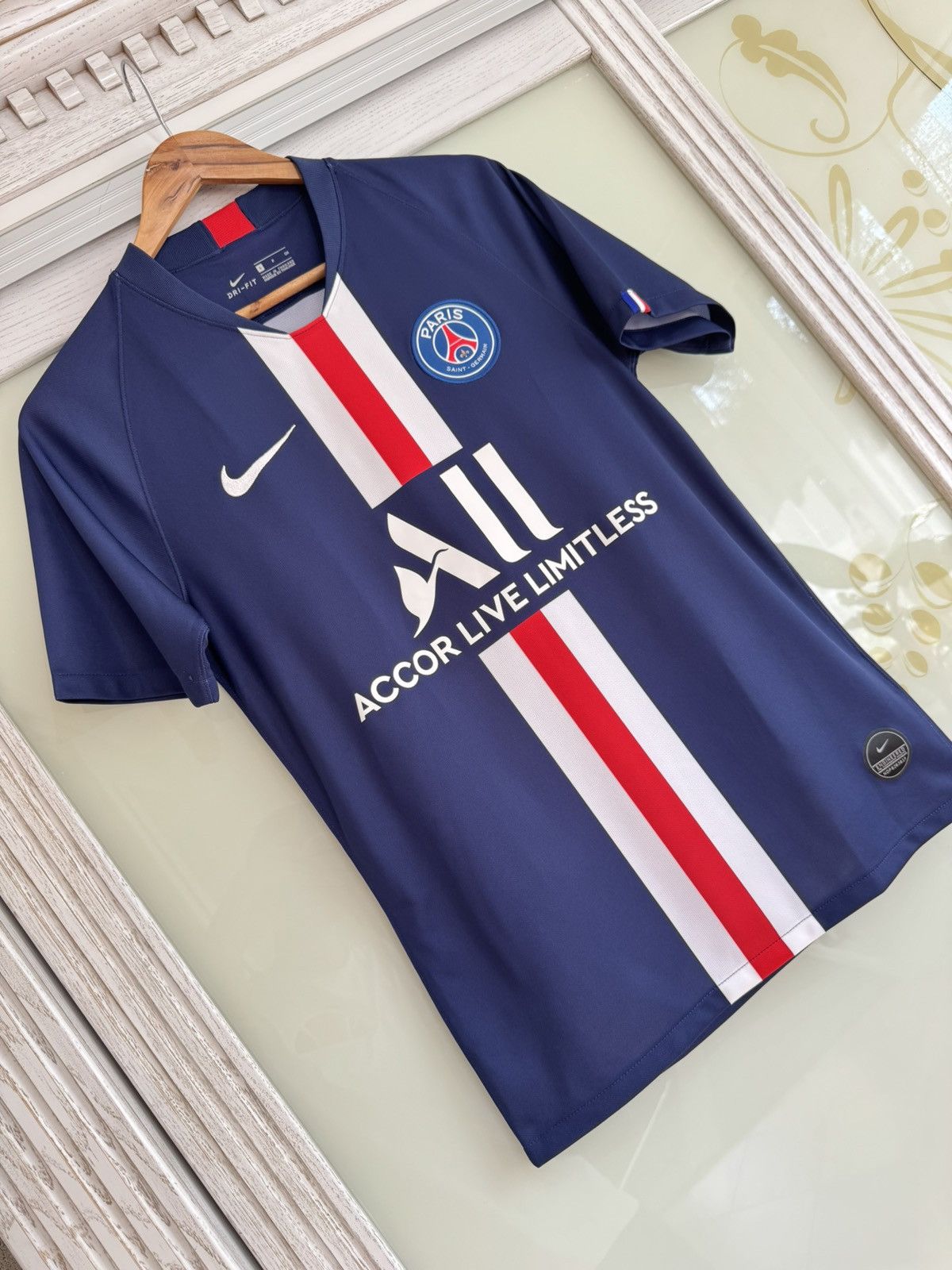 Nike Paris Saint Germain PSG 2019-2020 Home Soccer Jersey Kit Size US S / EU 44-46 / 1 - 5 Thumbnail