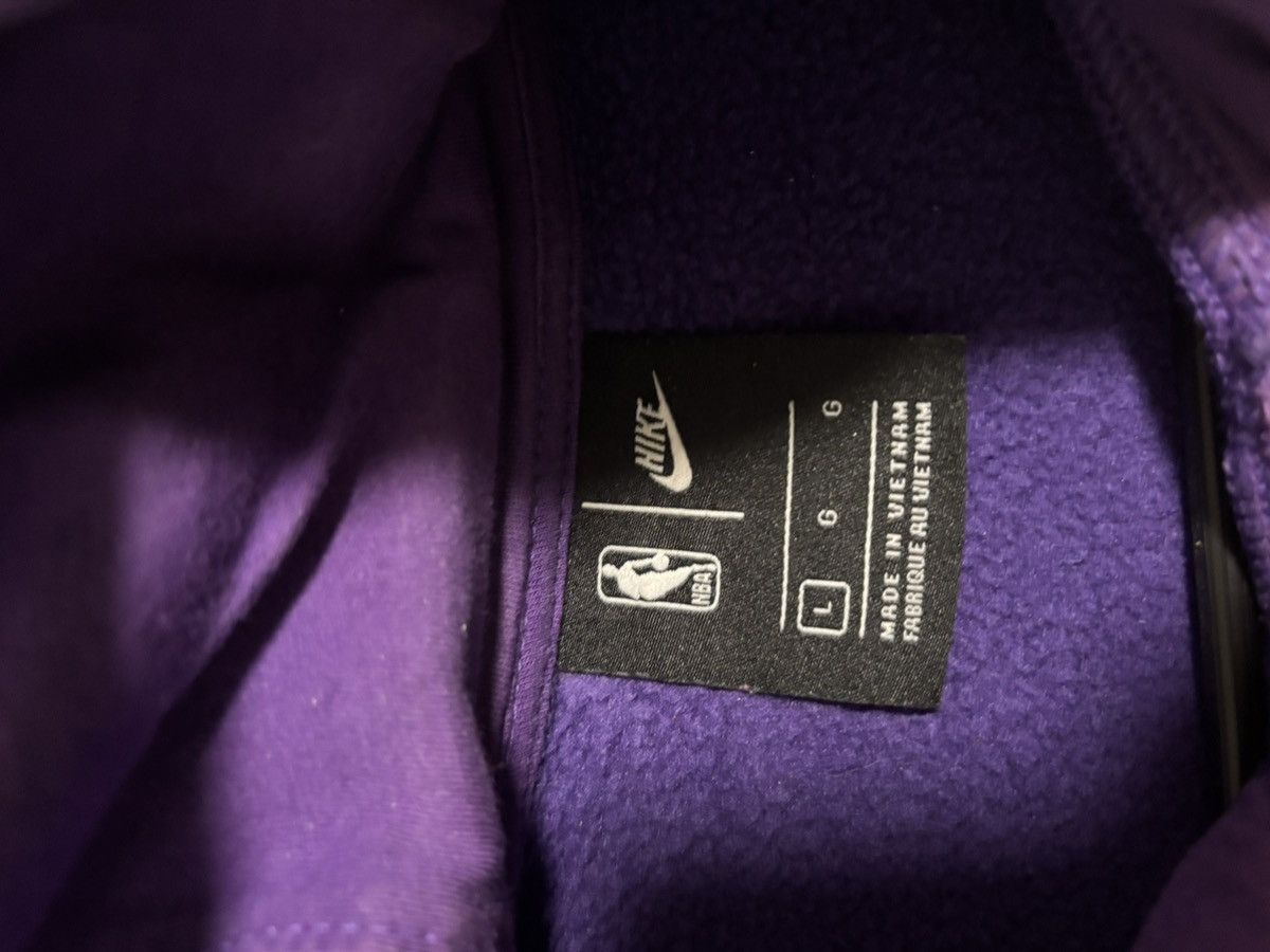 NBA Nike mens lakers hoodie size large Size US L / EU 52-54 / 3 - 2 Thumbnail