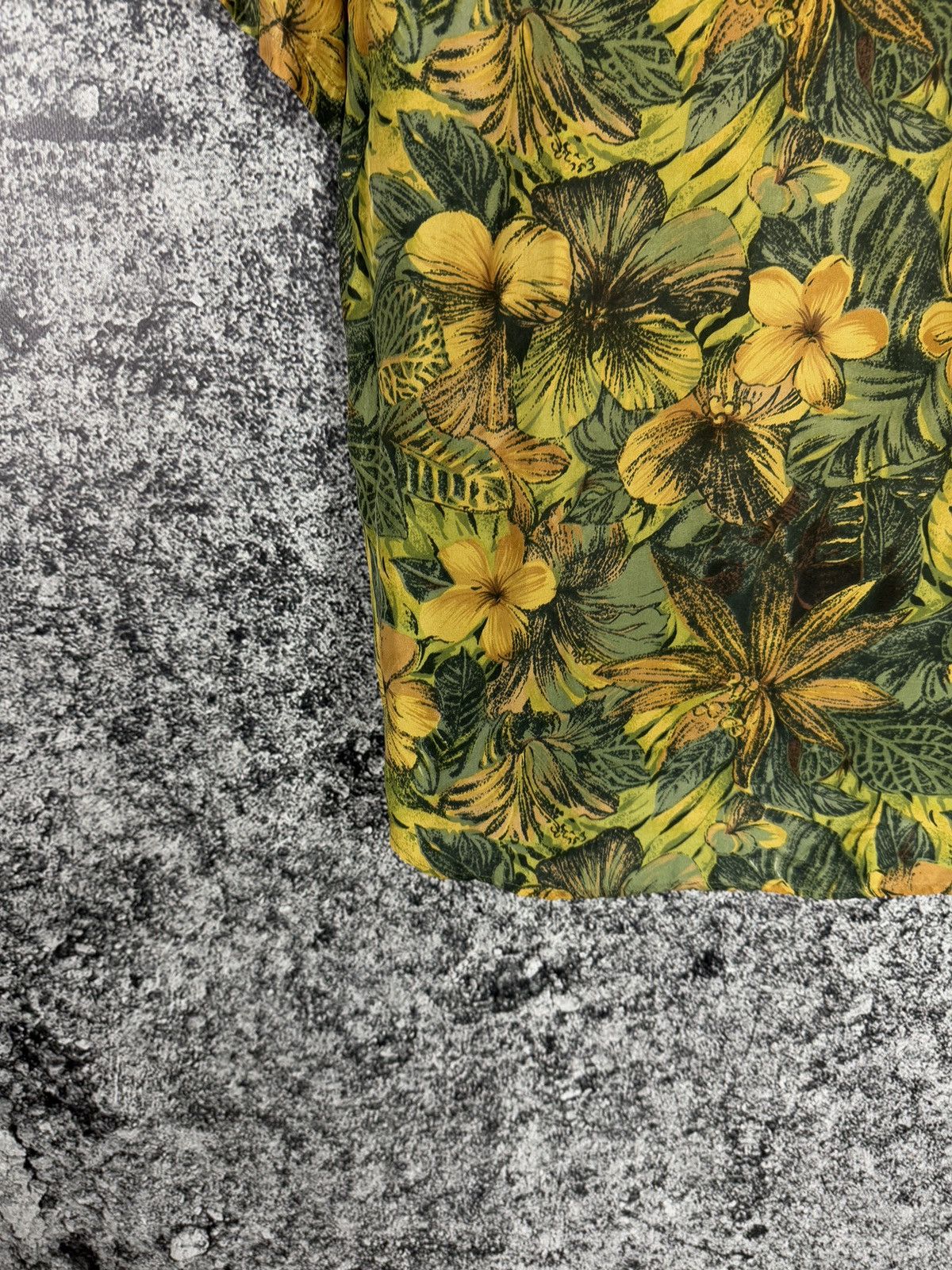 Vintage Anyway Silk Hawaiian Shirt Floral Tropical Short Sleeve Sz M Size US M / EU 48-50 / 2 - 11 Thumbnail