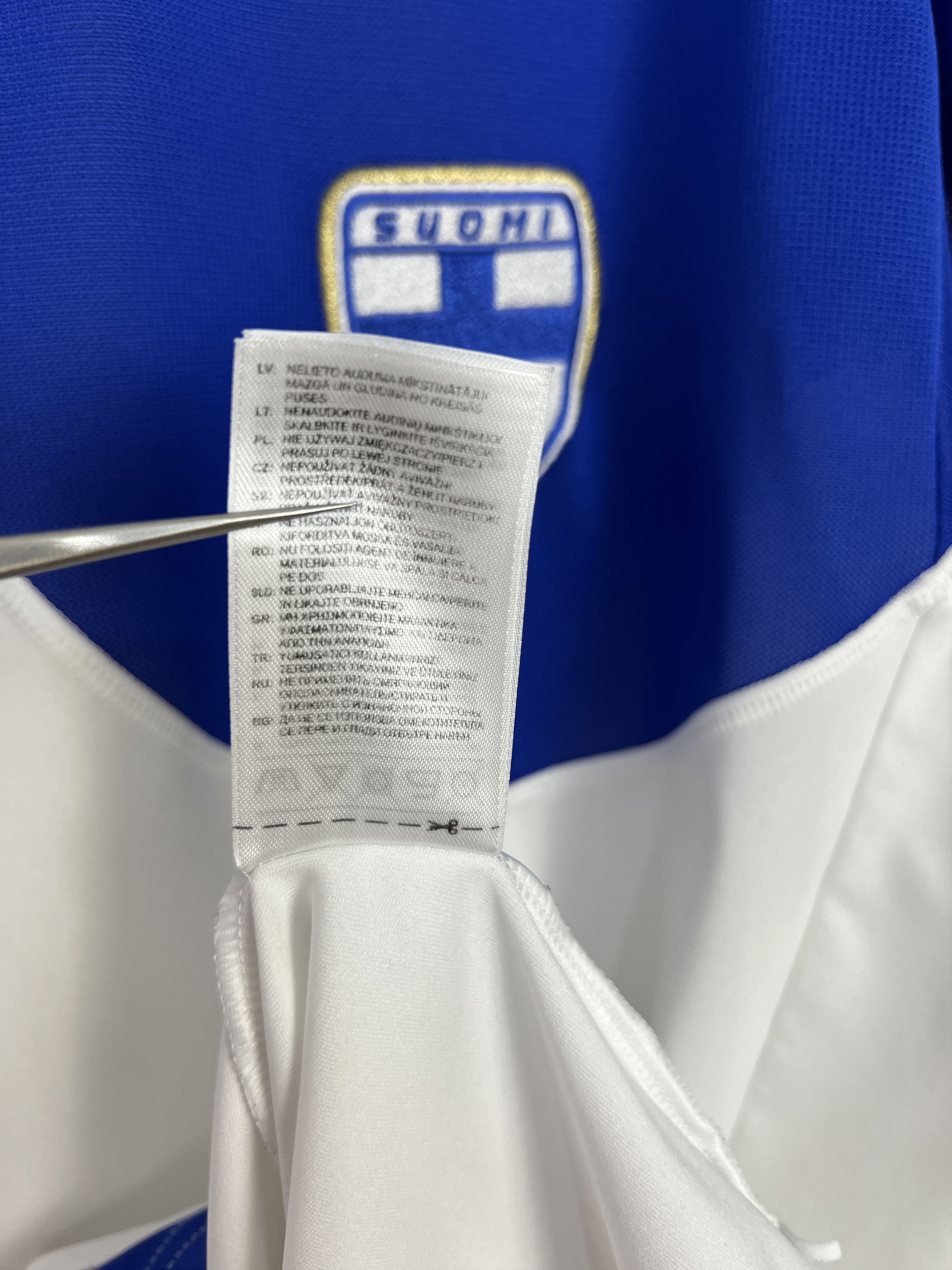 Adidas Finland Home football shirt 2010 Soccer Adidas Jersey Mens Size US XL / EU 56 / 4 - 10 Thumbnail