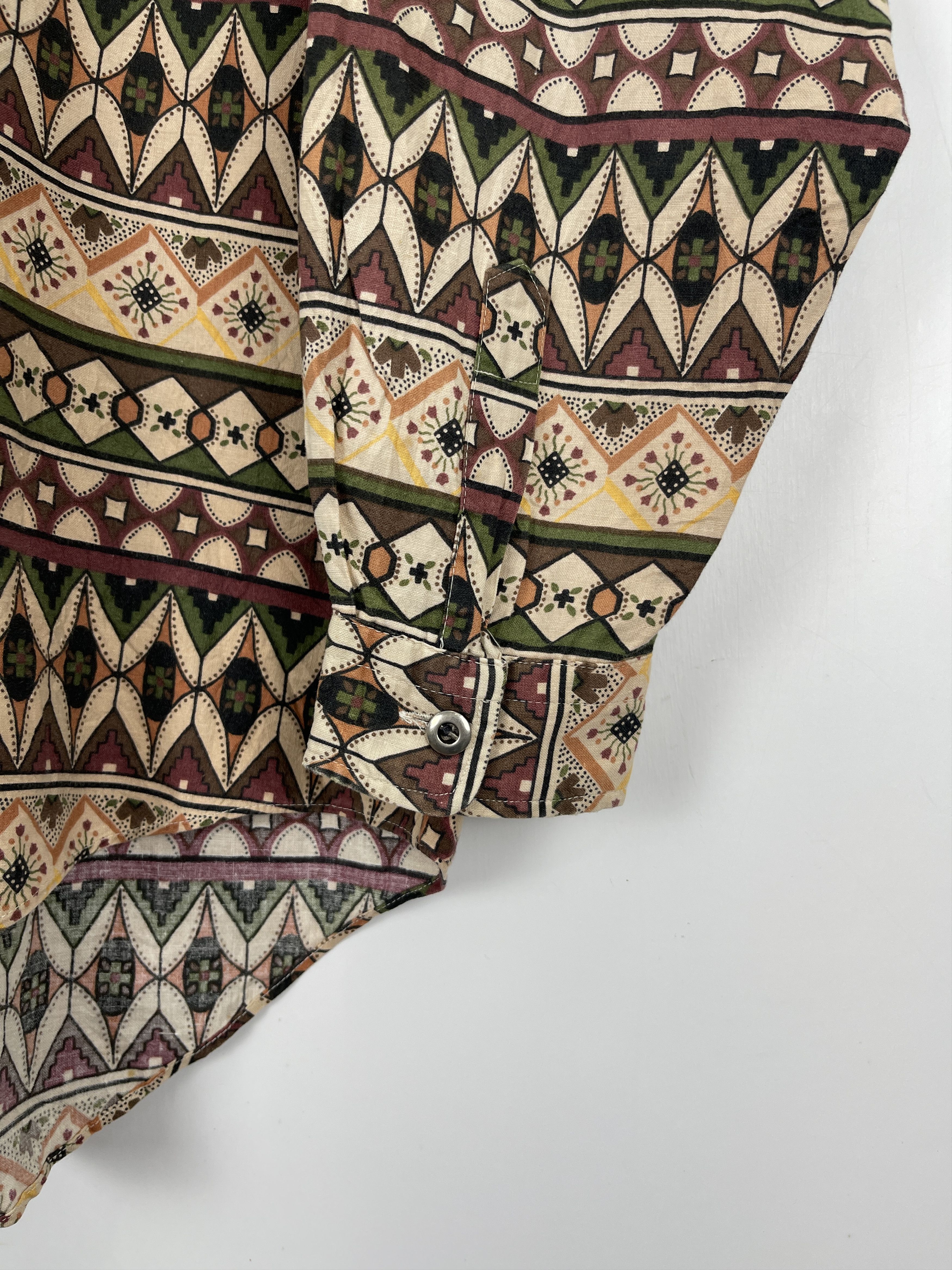 Vintage Vintage 80s Italian Designer Native Navajo Motive Shirt Size US L / EU 52-54 / 3 - 6 Thumbnail