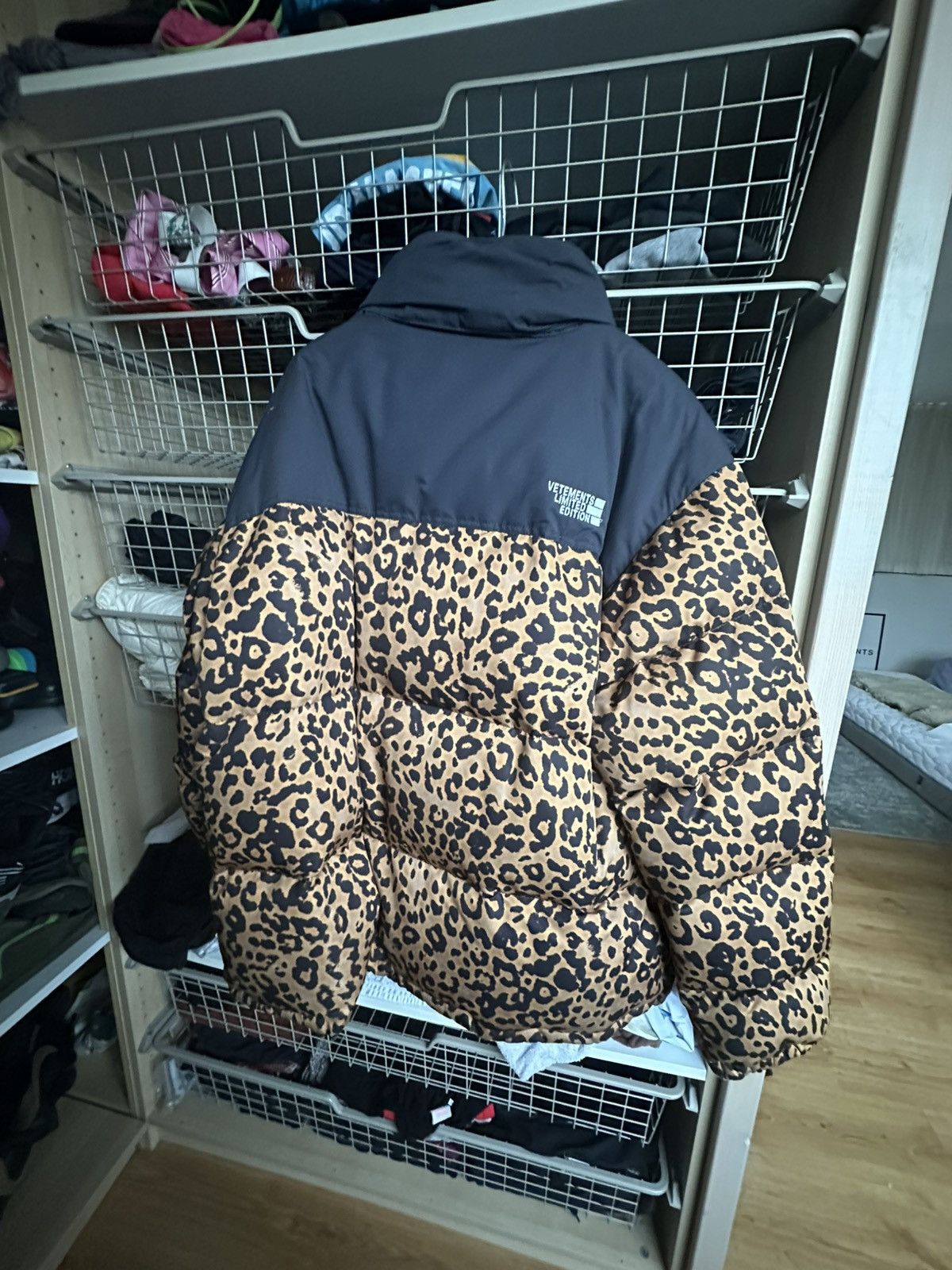 Vetements Vetements leopard puffer jacket Size US L / EU 52-54 / 3 - 2 Thumbnail