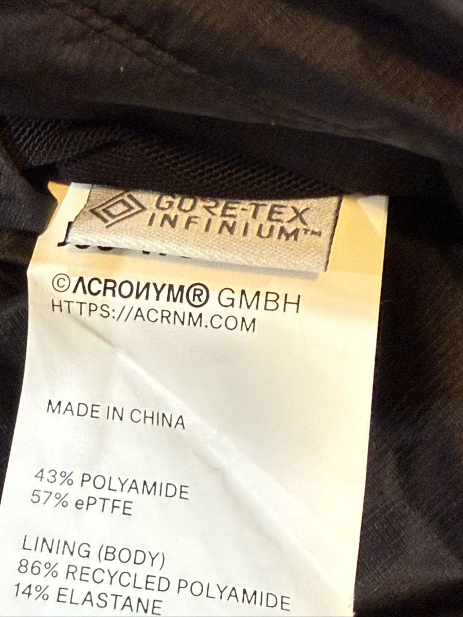 Acronym Acronym J95-WS Windstopper in Black Size M Size US M / EU 48-50 / 2 - 11 Thumbnail