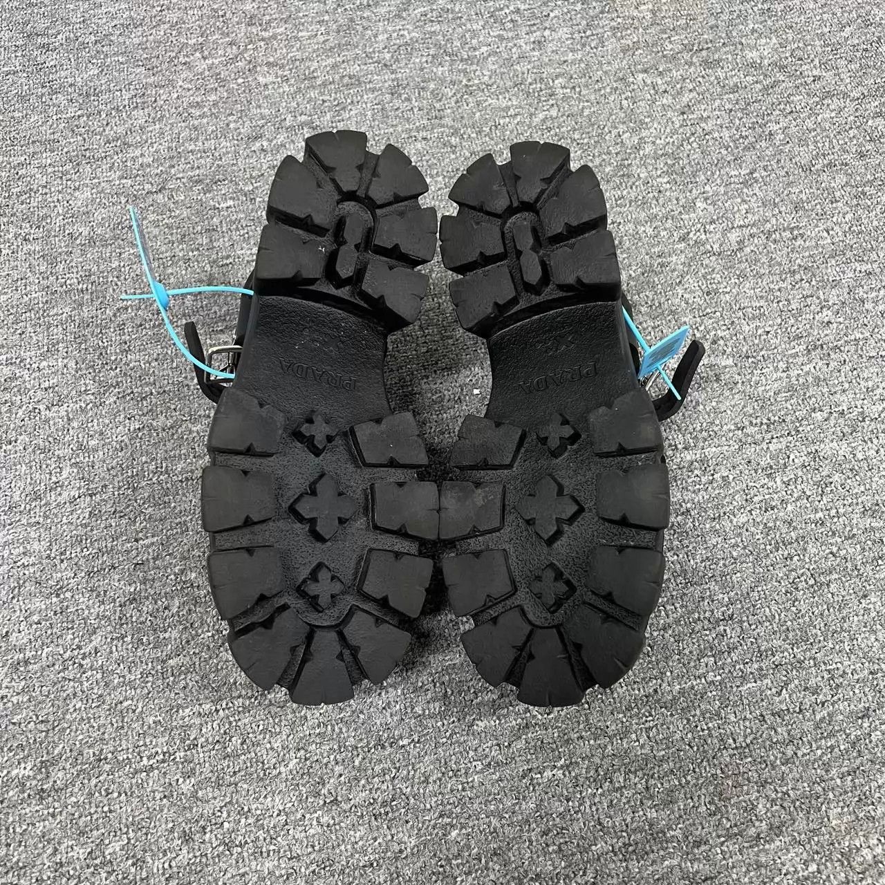 Prada Prada Triangle Logo Platform Roman Sandal 39EU 99NM Size US 8.5 / IT 38.5 - 6 Thumbnail
