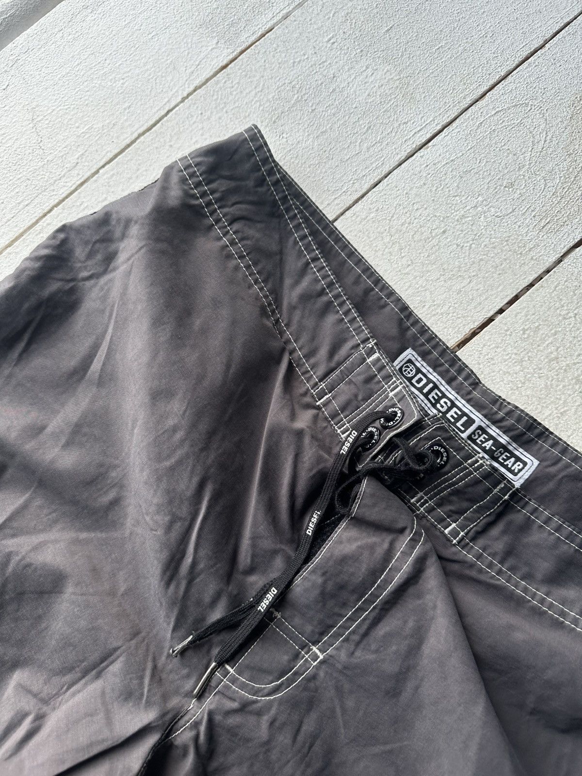 Diesel VNTG 🚨 DIESEL INDUSTRY GRAY SURF SHORTS RARE BIG LOGO POCKET Size US 32 / EU 48 - 4 Thumbnail