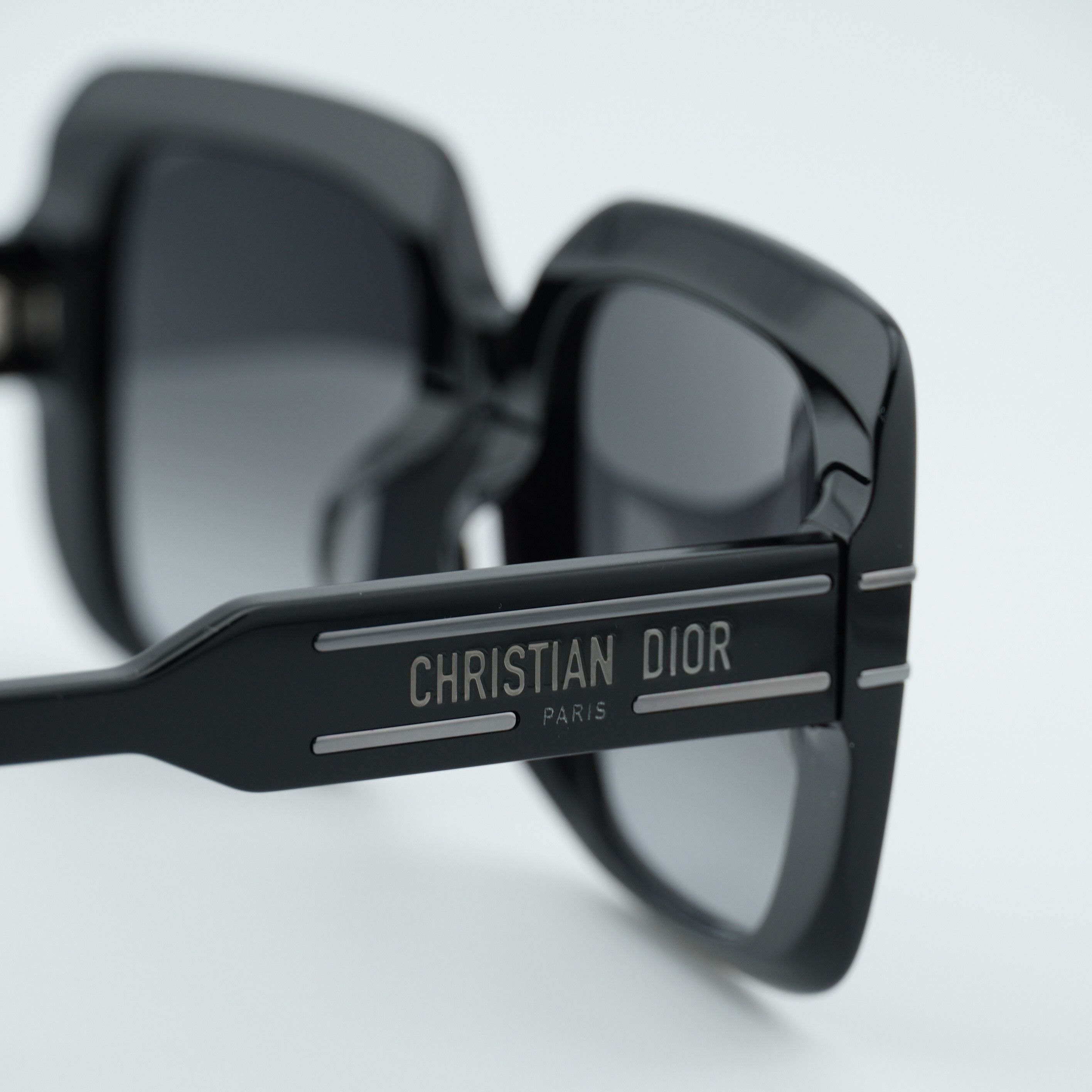 Dior Dior DIORSIGNATURE S11F 14A1 Sunglasses Black Square Frame Size ONE SIZE - 4 Thumbnail