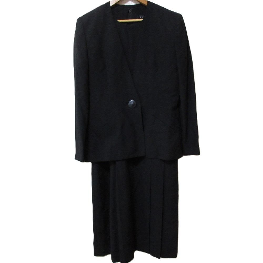 Givenchy Givenchy Givenchy Formal 2way Set Others Suits DUTY FREE for USA Size ONE SIZE - 1 Thumbnail