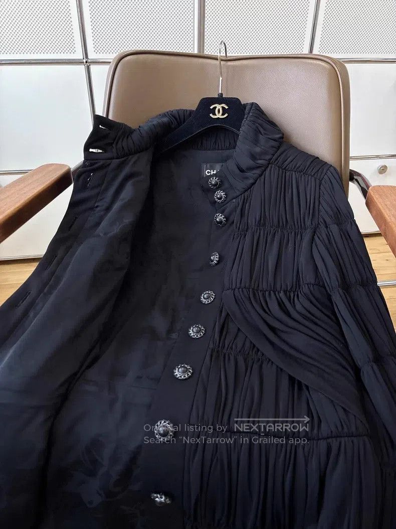 Chanel Chanel 16B black stand-up collar leather chain buckle plea Size XS / US 0-2 / IT 36-38 - 4 Thumbnail