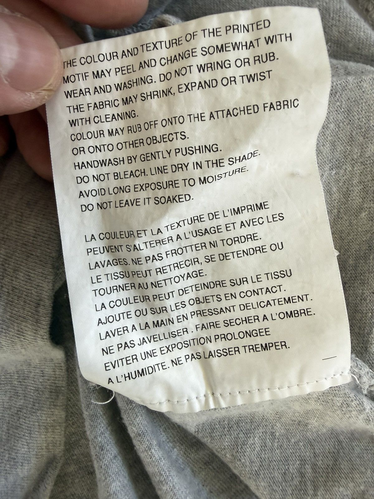 Comme des Garcons Commes Des Garcons Play tee Size L / US 10 / IT 46 - 8 Thumbnail