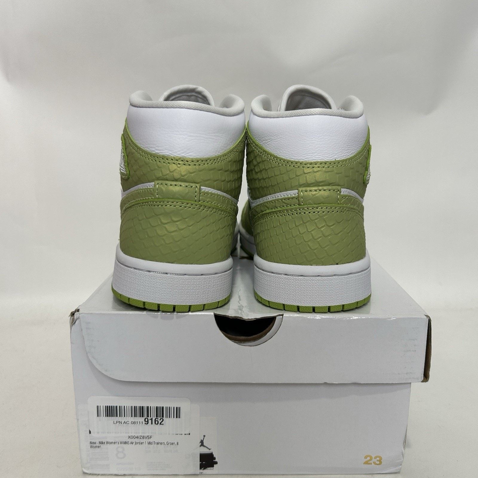 Jordan Brand Nike Air Jordan 1 Retro Mid SE WMNS “Green Python” Size US 8 / IT 38 - 4 Thumbnail