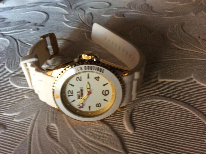 Designer Paul's Boutique Women's White Dial rubber strap watch Size ONE SIZE - 4 Thumbnail