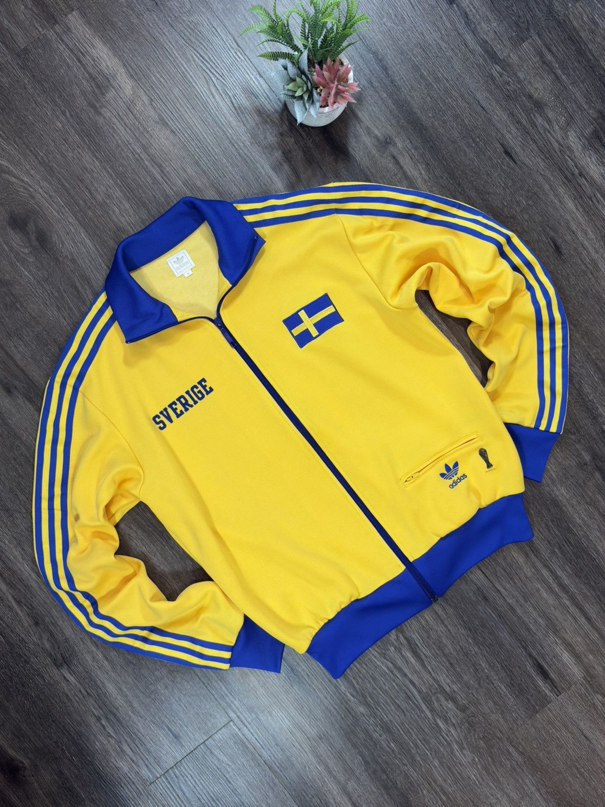 Adidas Adidas 2005 Sweden “1974 Reissue” World Cup Track Top Jacket Size US M / EU 48-50 / 2 - 2 Thumbnail