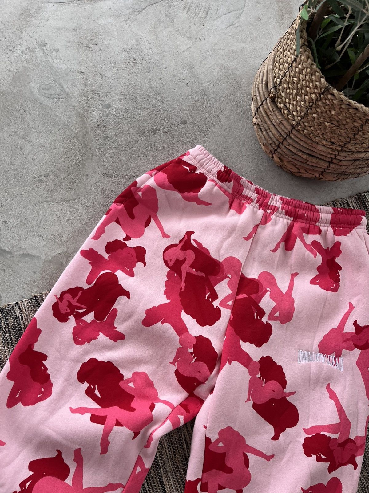 Named Collective Hype Named Collective Unrealistic Pink camouflage Sweatpants Size US 32 / EU 48 - 3 Thumbnail
