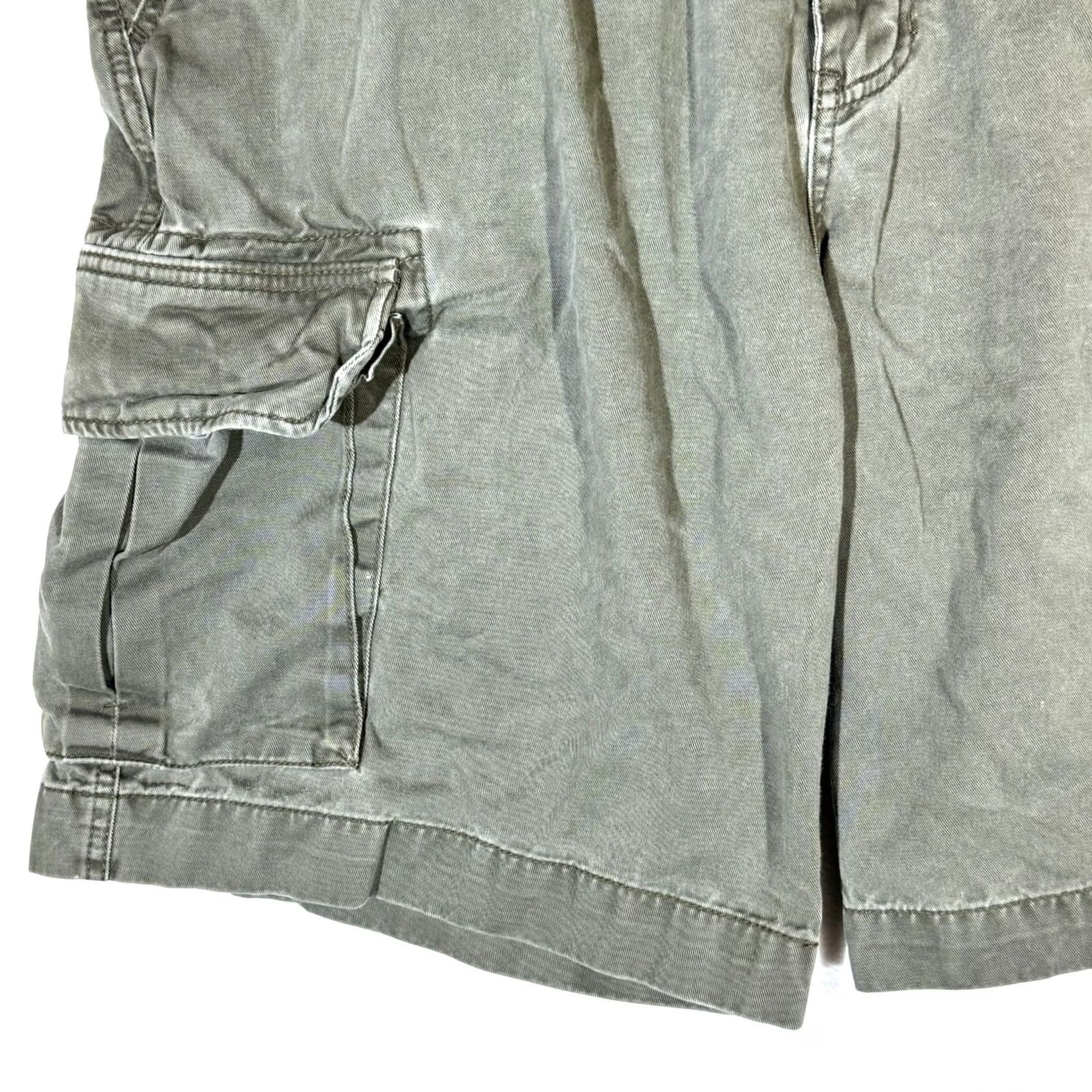 Vintage Bass Cargo Shorts Men’s 40 Green Cotton Utility Multi-Pocket High-Rise Zip Fly Size US 40 / EU 56 - 3 Thumbnail