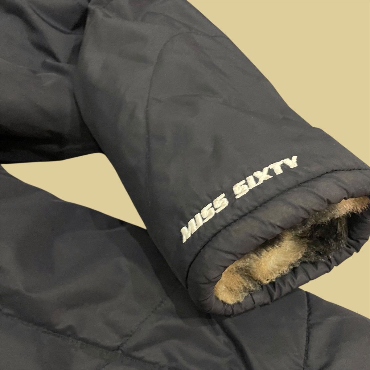 Miss Sixty Miss Sixty Y2K Down Jacket with Fur Collared and sleeves Size M / US 6-8 / IT 42-44 - 6 Thumbnail
