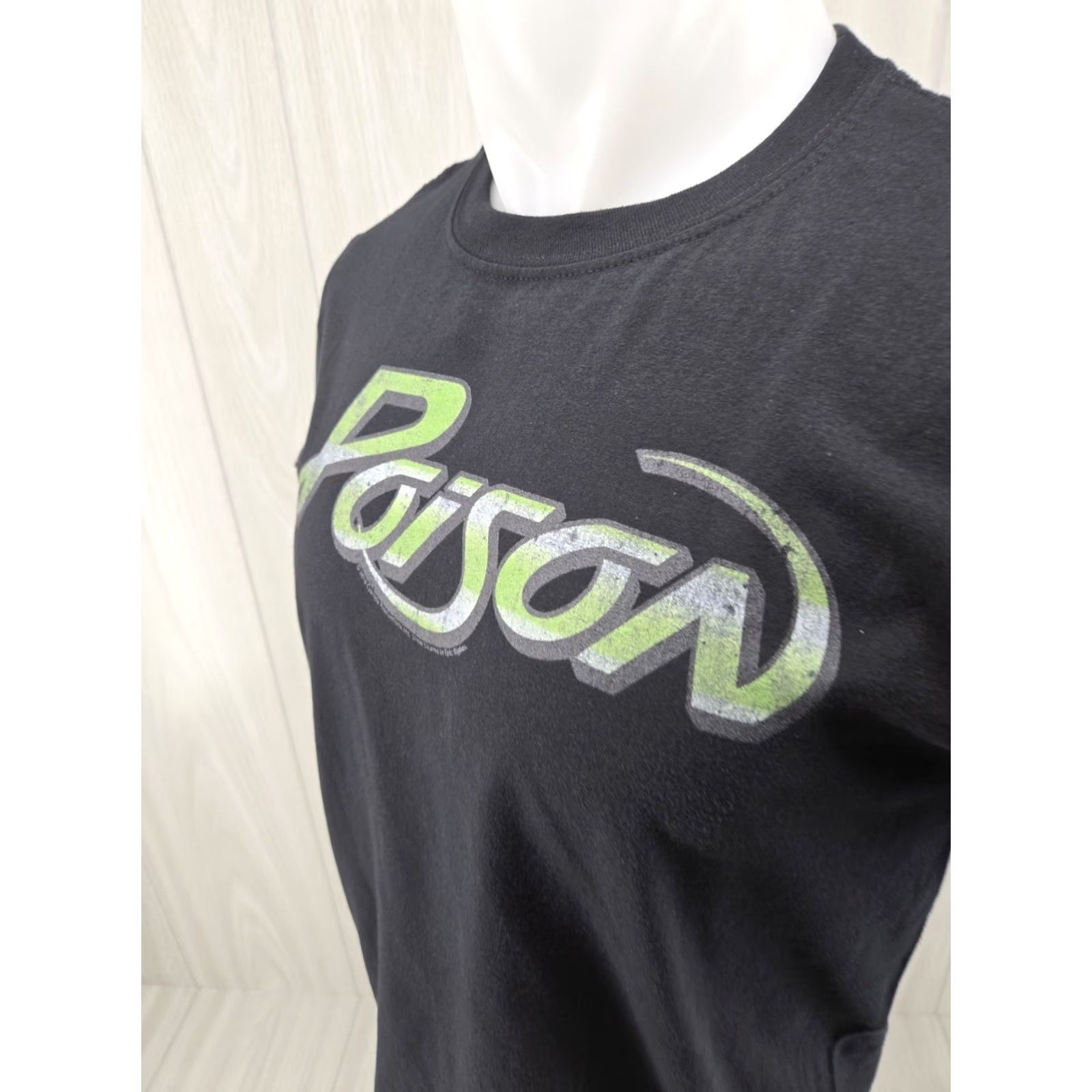 Gildan Poison Shirt Men Black 2016 Size Medium Basic Band Logo Shirt Short Sleeve Crew Neck Gildan Size US M / EU 48-50 / 2 - 6 Thumbnail