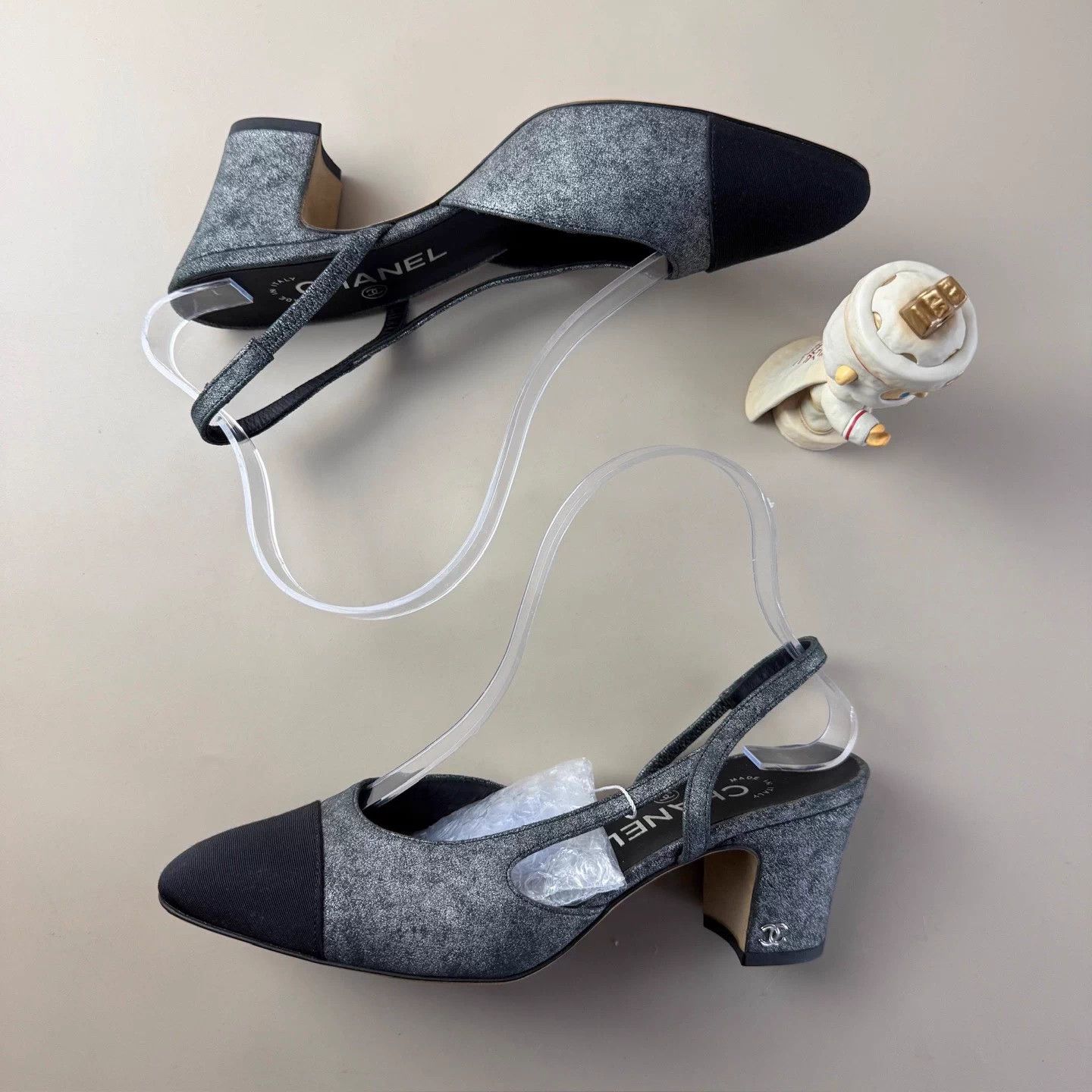 Chanel Chanel black and gray CC silver buckle heels Size US 6 / IT 36 - 5 Thumbnail