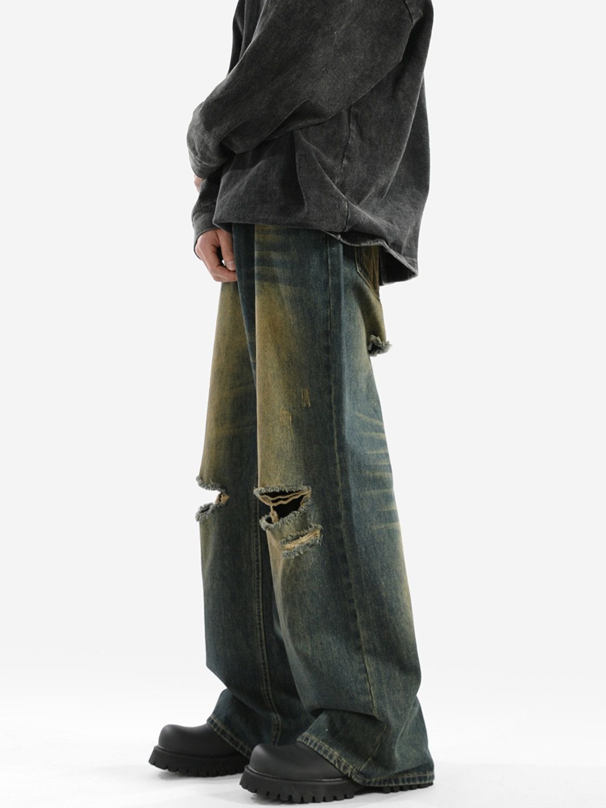 Japanese Brand Men's high street distressed loose straight-leg ripped jeans Size US 32 / EU 48 - 3 Thumbnail