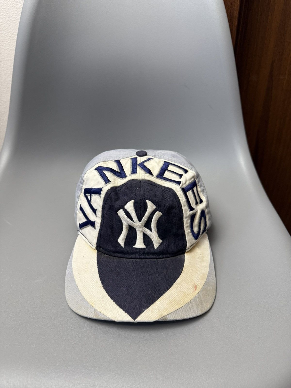 MLB Crazy Vintage Y2K New York Yankees Cap Drill Graffiti Style Size ONE SIZE - 2 Thumbnail