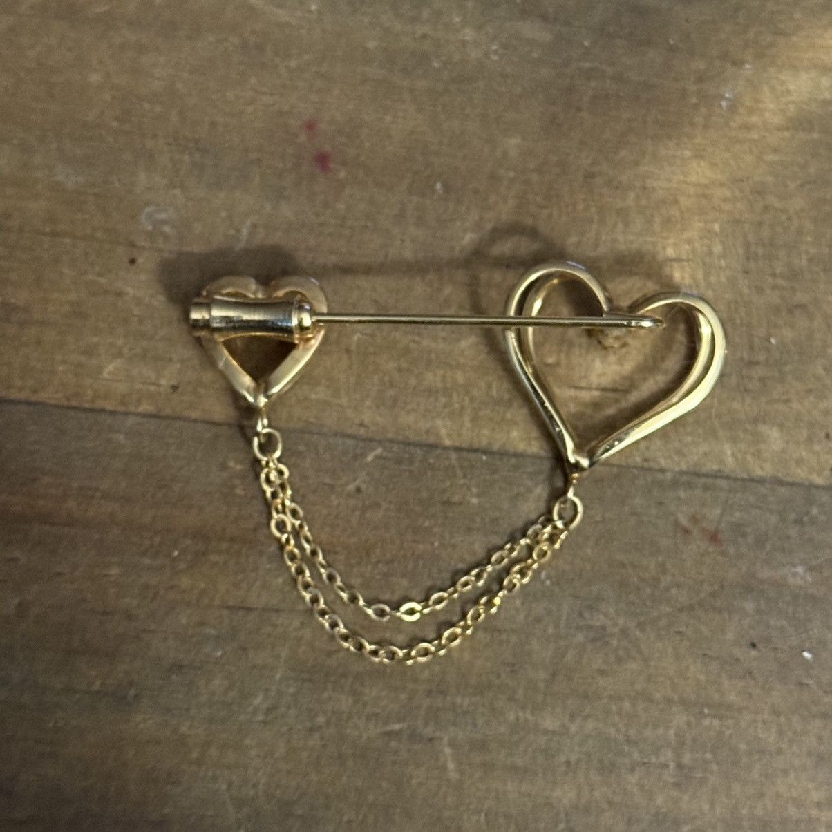 Vintage Vintage gold tone double hearts with swag chain stick pin Size ONE SIZE - 5 Thumbnail