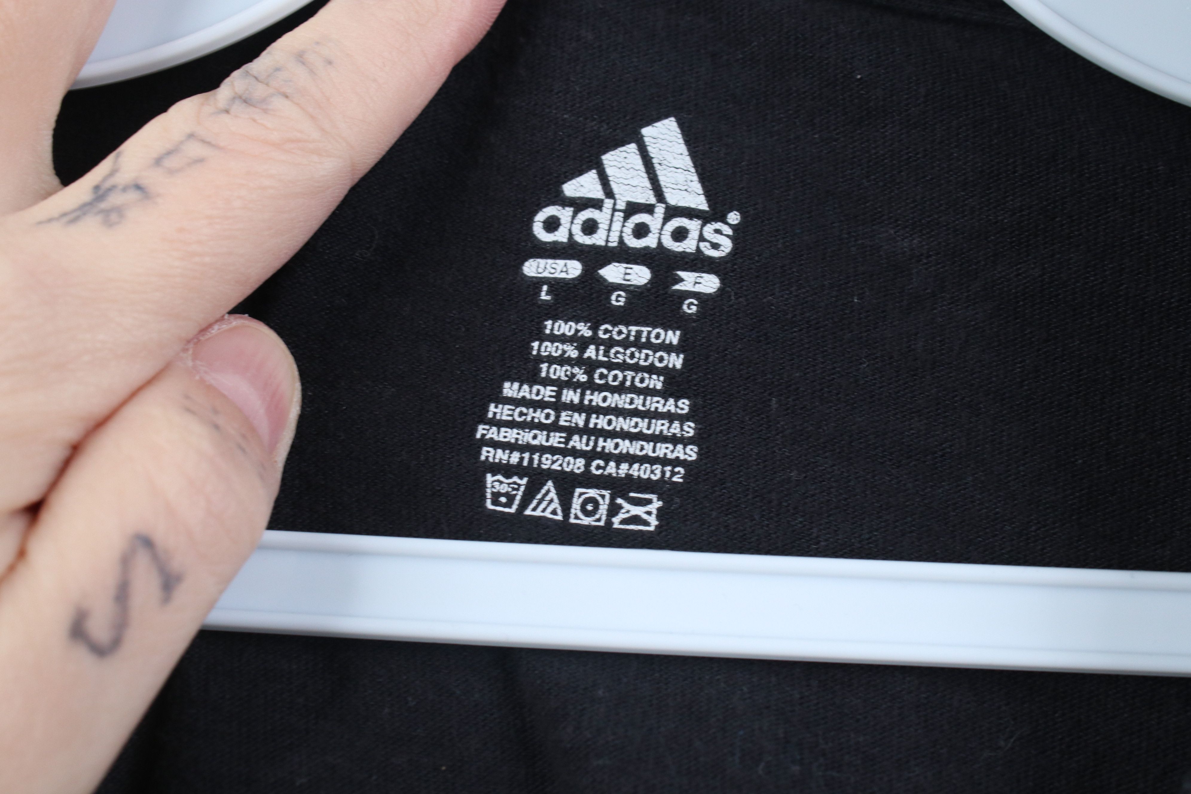 Adidas Vintage Adidas Madonna University Volleyball T-Shirt Black Size US L / EU 52-54 / 3 - 8 Thumbnail