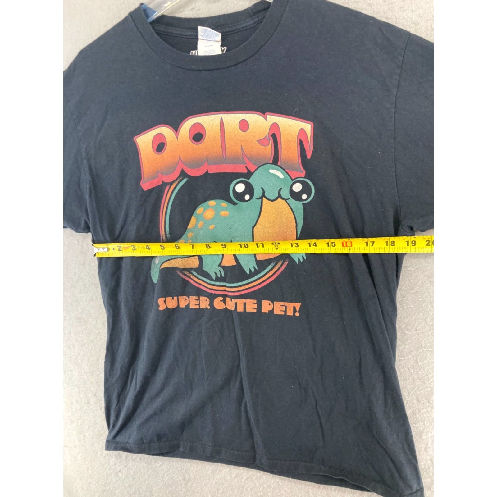 Vintage Netflix Lizard Mens TShirt Large Black Crew Neck Cartoon TV Graphic Print 2010s Size US L / EU 52-54 / 3 - 2 Thumbnail