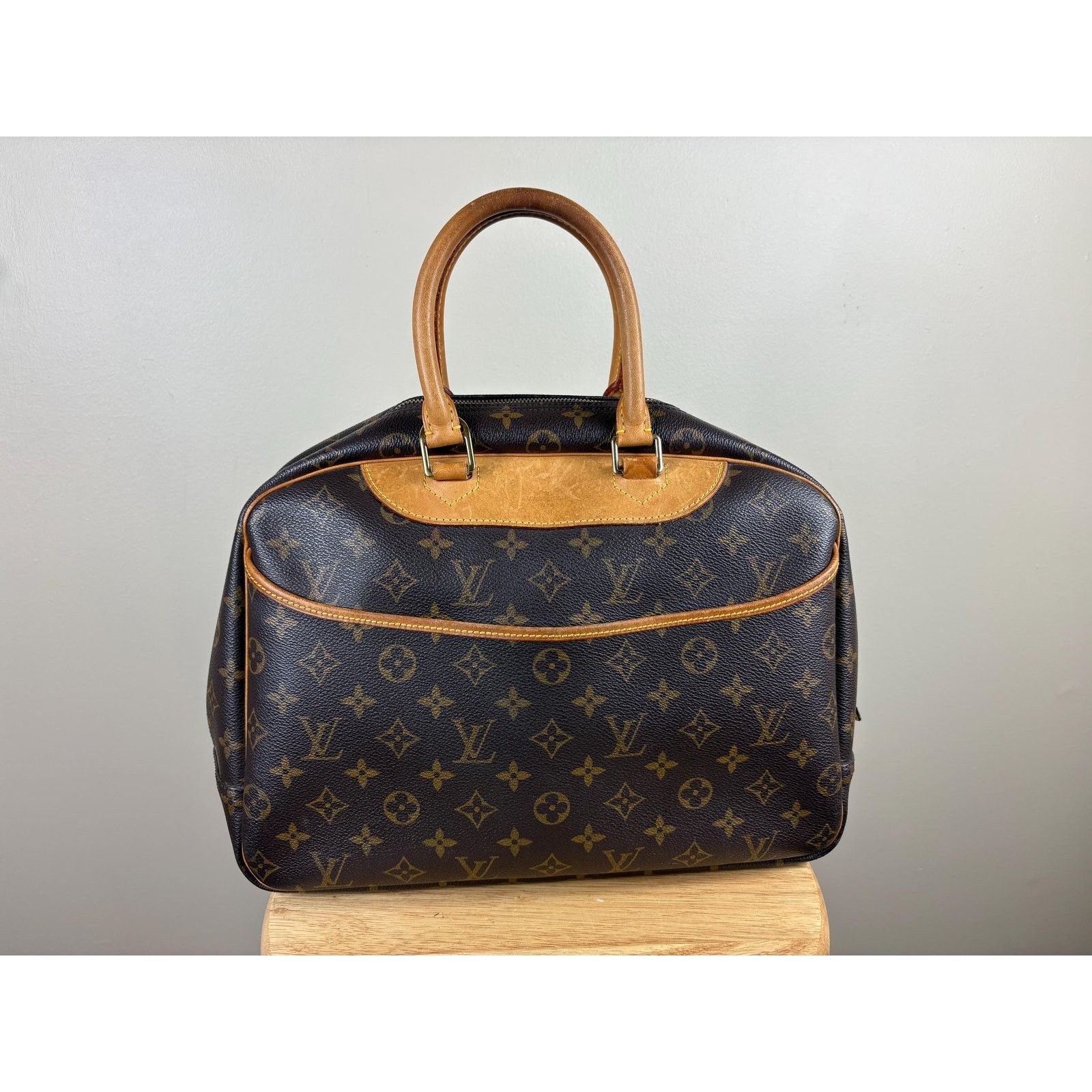 Louis Vuitton Authentic Louis Vuitton Deauville Monogram Handbag Size ONE SIZE - 1 Thumbnail