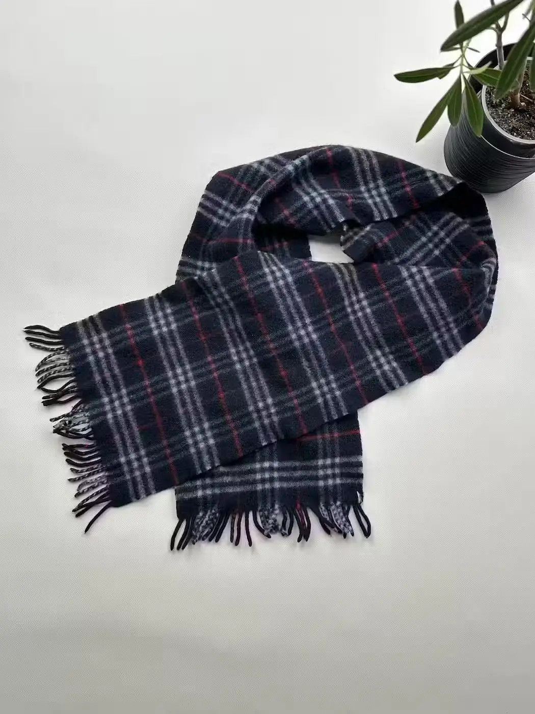 Burberry Burberry Nova Check Vintage Scarf 100% Lambswool (173) Size ONE SIZE - 5 Thumbnail