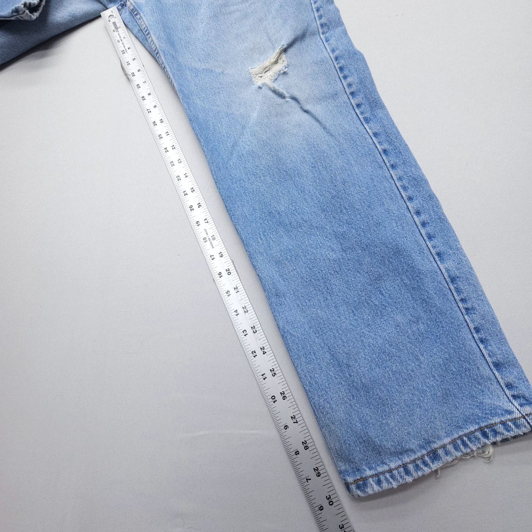 Levi's VINTAGE Levi's 550 Jeans Mens 34 x 30 Light Distressed 90s Baggy Relaxed Tapered Denim Blue Cotton 5-Pocket Style Mens US Size US 34 / EU 50 - 7 Thumbnail