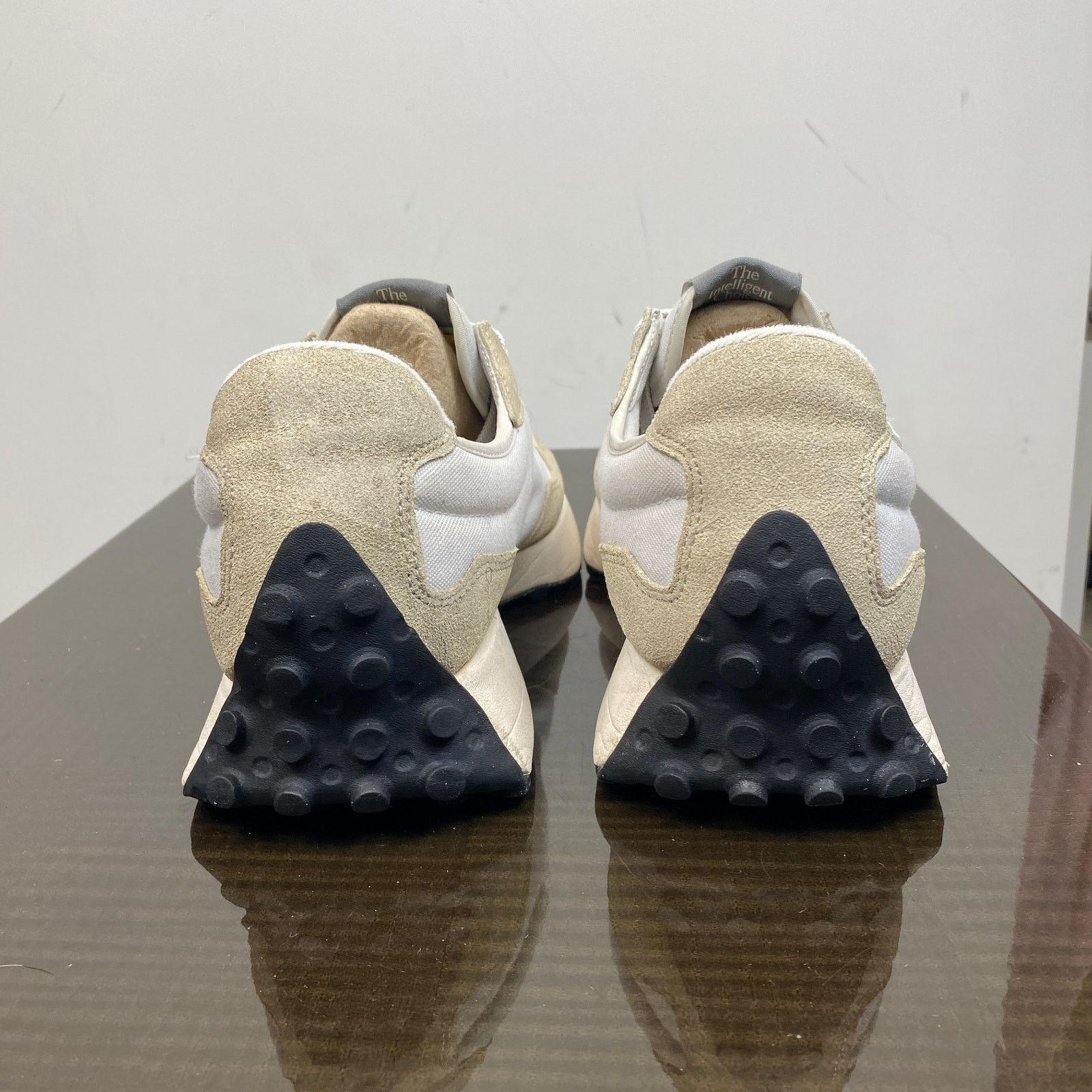 New Balance New Balance 327 Fashion Sneakers Shoes Men's 10.5 Streetwear Size US 10.5 / EU 43-44 - 4 Thumbnail