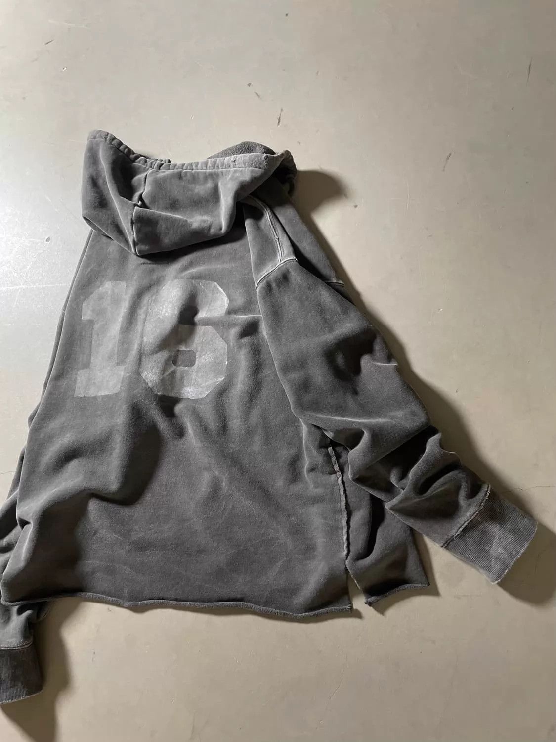 Unknown London kz8 Vintage Theseus Unisex Sweatshirt Distressed Size US L / EU 52-54 / 3 - 2 Thumbnail