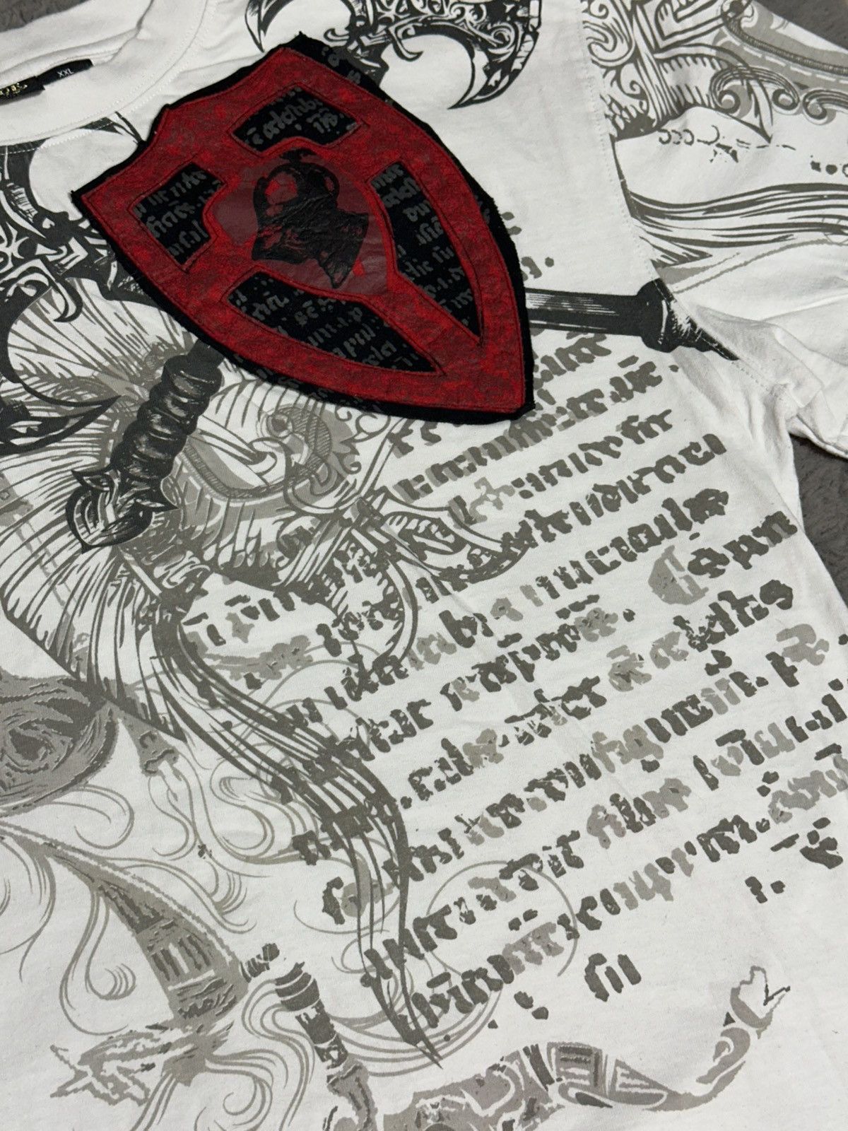 Affliction Vintage Raw Blue "Knight’s Crest" Graphic Tee Size US XL / EU 56 / 4 - 4 Thumbnail